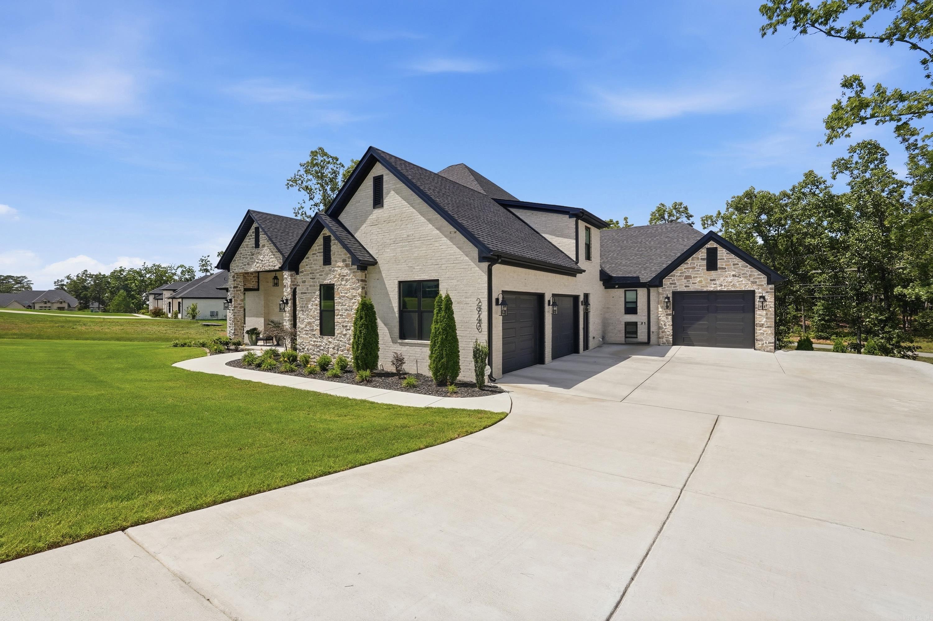 2940 Orchard View Drive