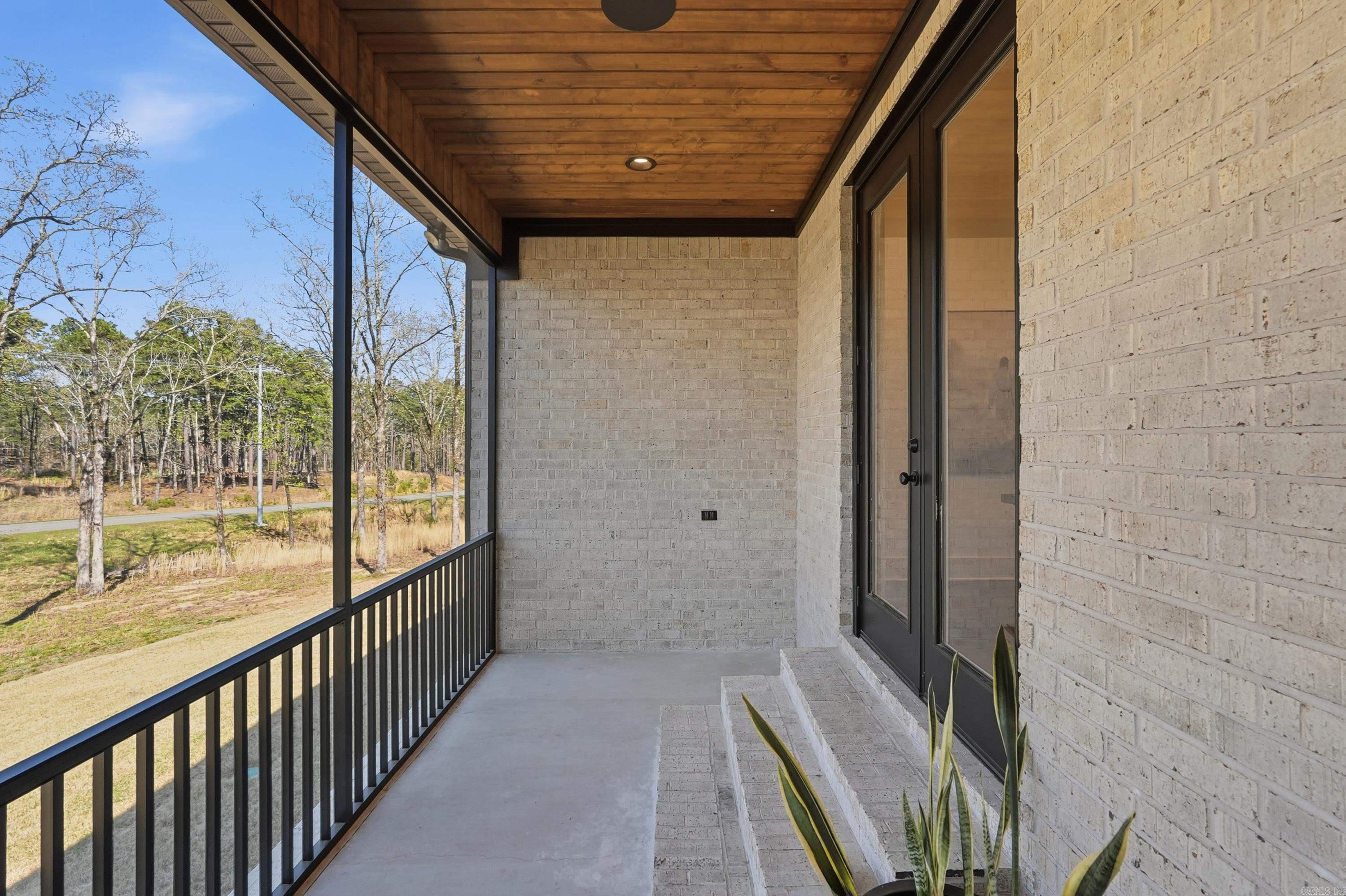 2940 Orchard View Drive
