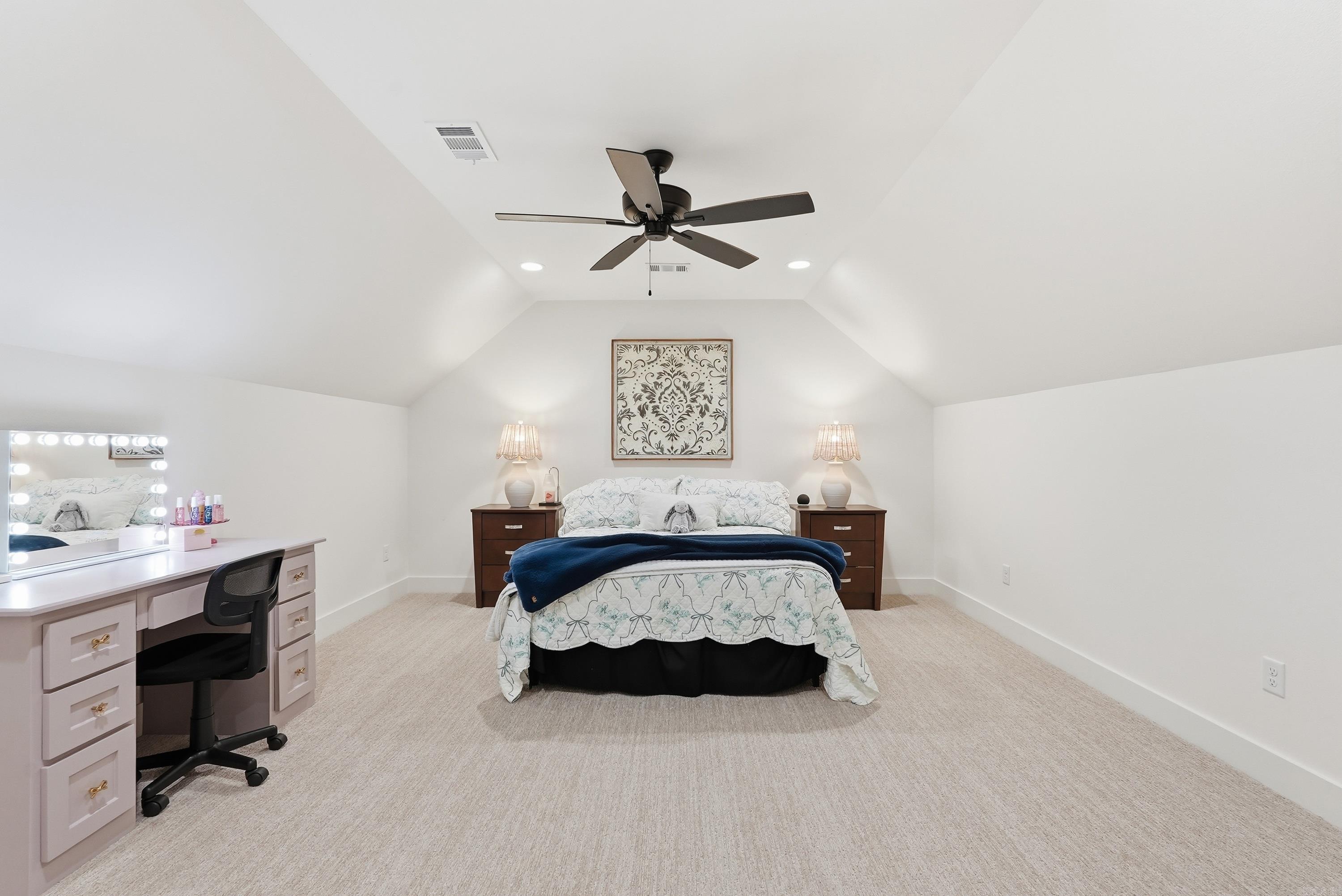 2940 Orchard View Drive