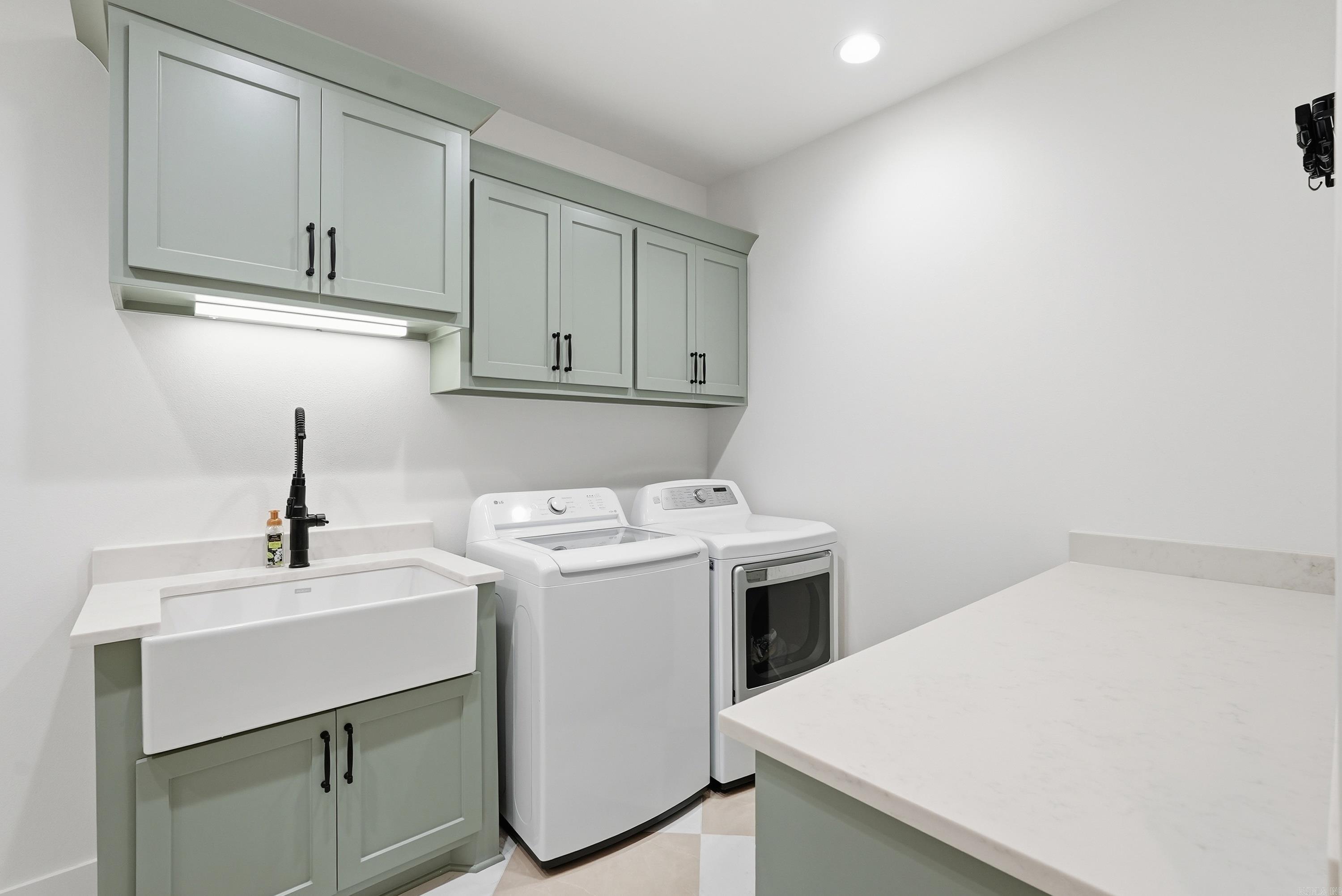 2940 Orchard View Drive