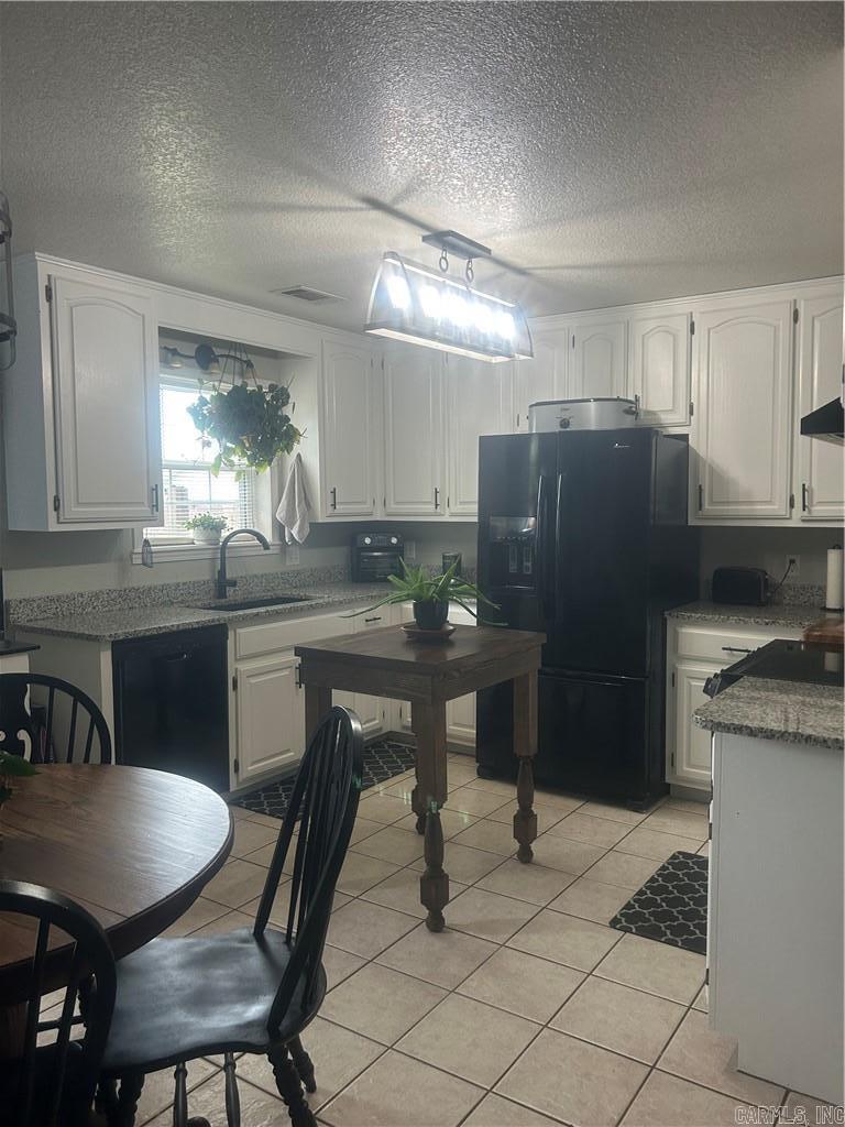 3 Sunflower Dr