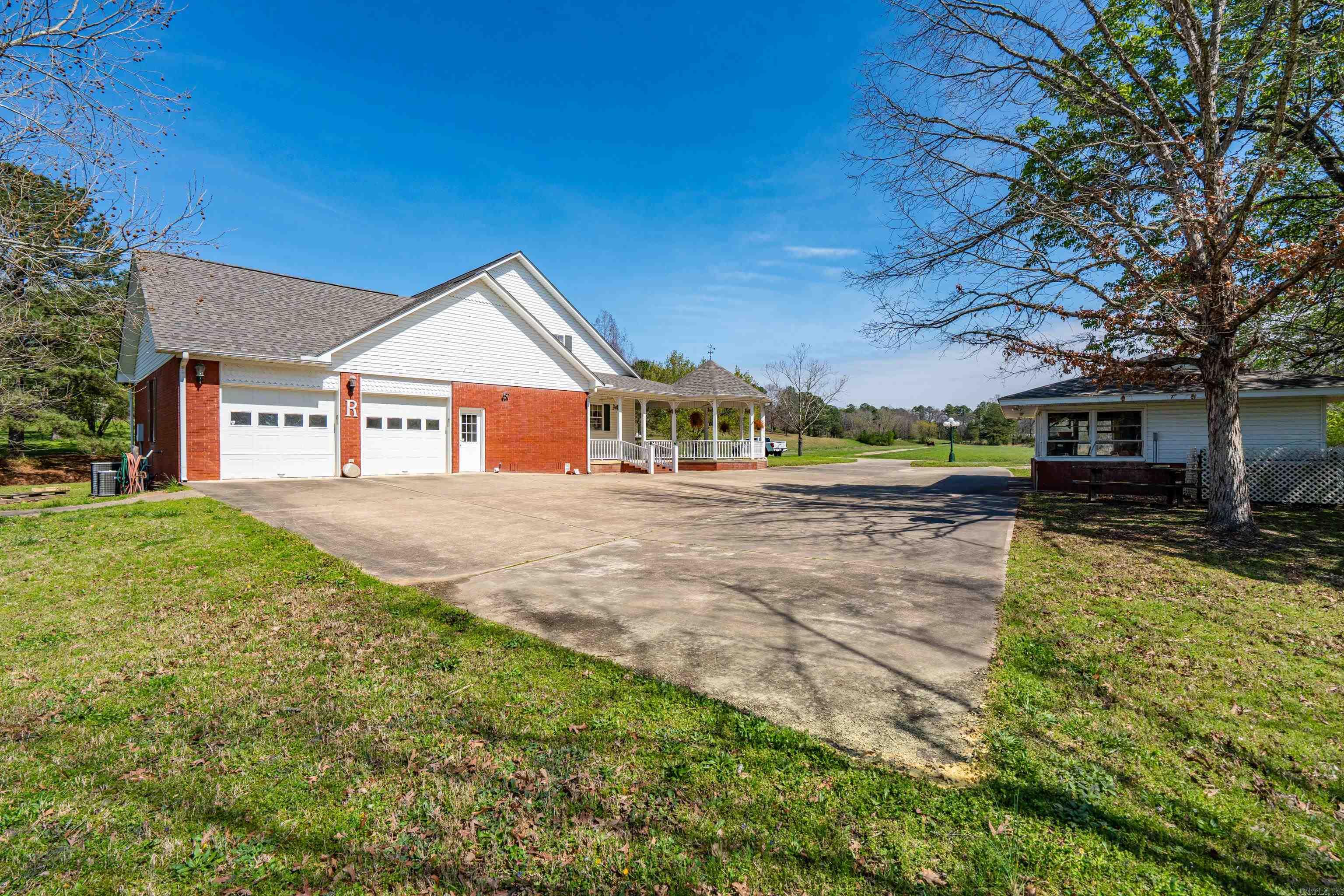 201 Green Willow Lane