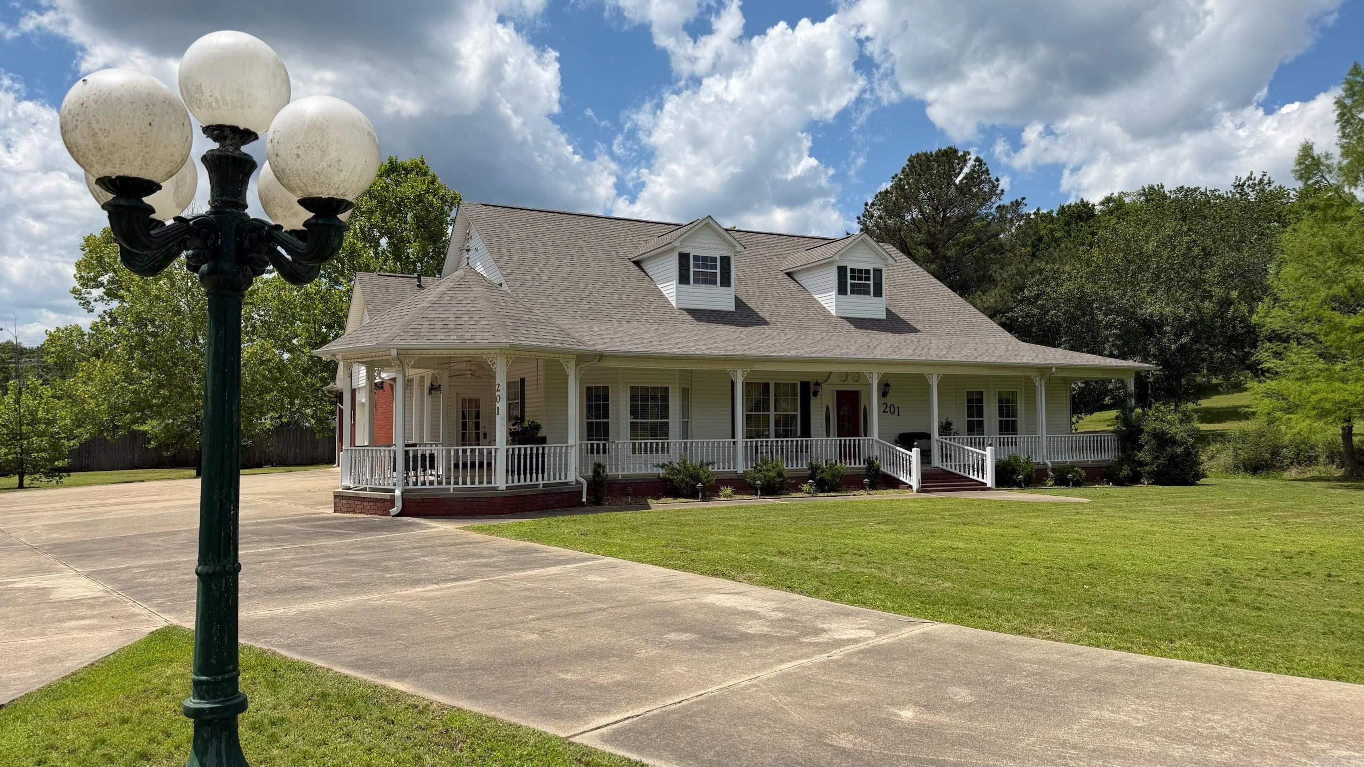 201 Green Willow Lane