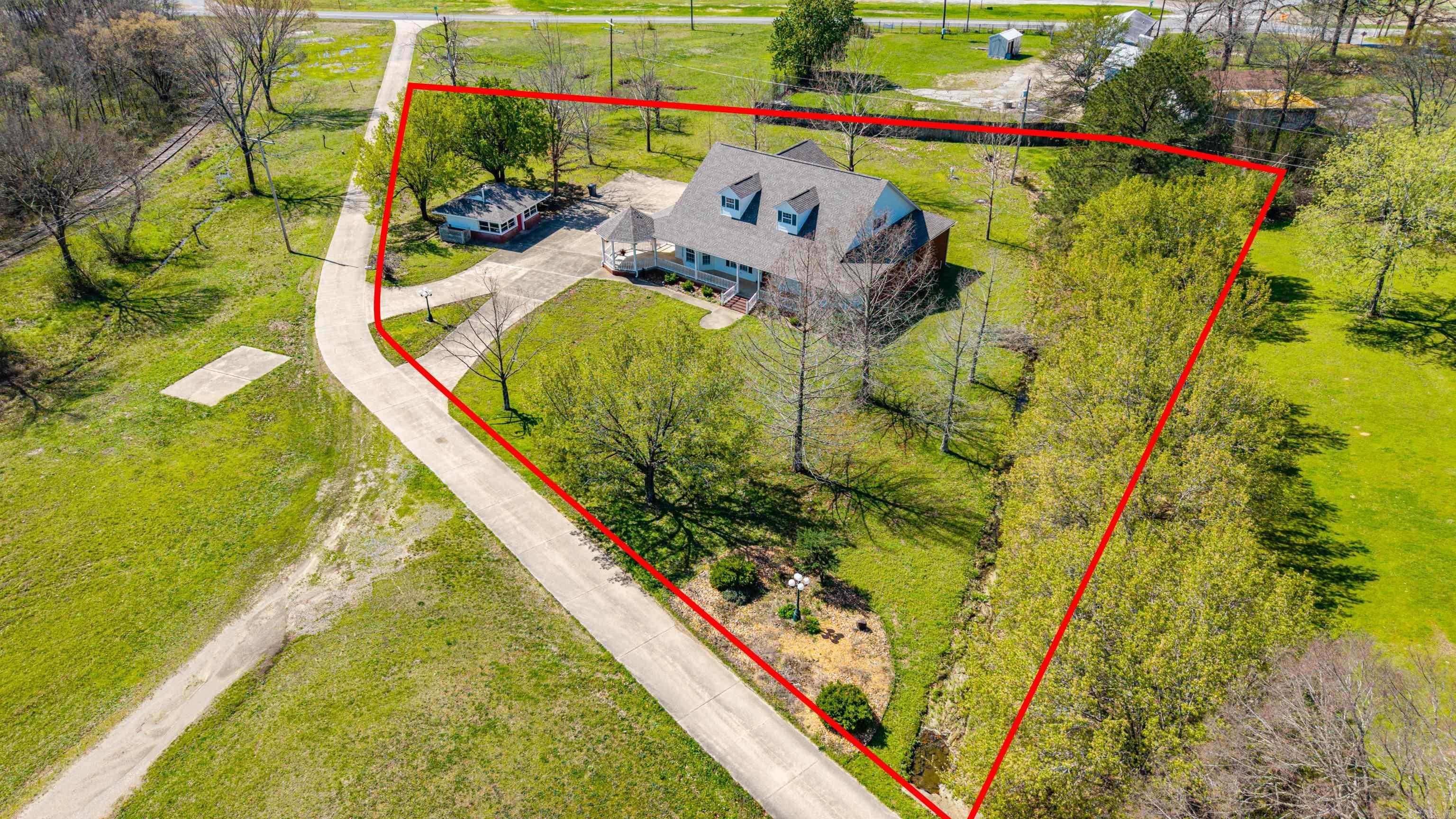 201 Green Willow Lane