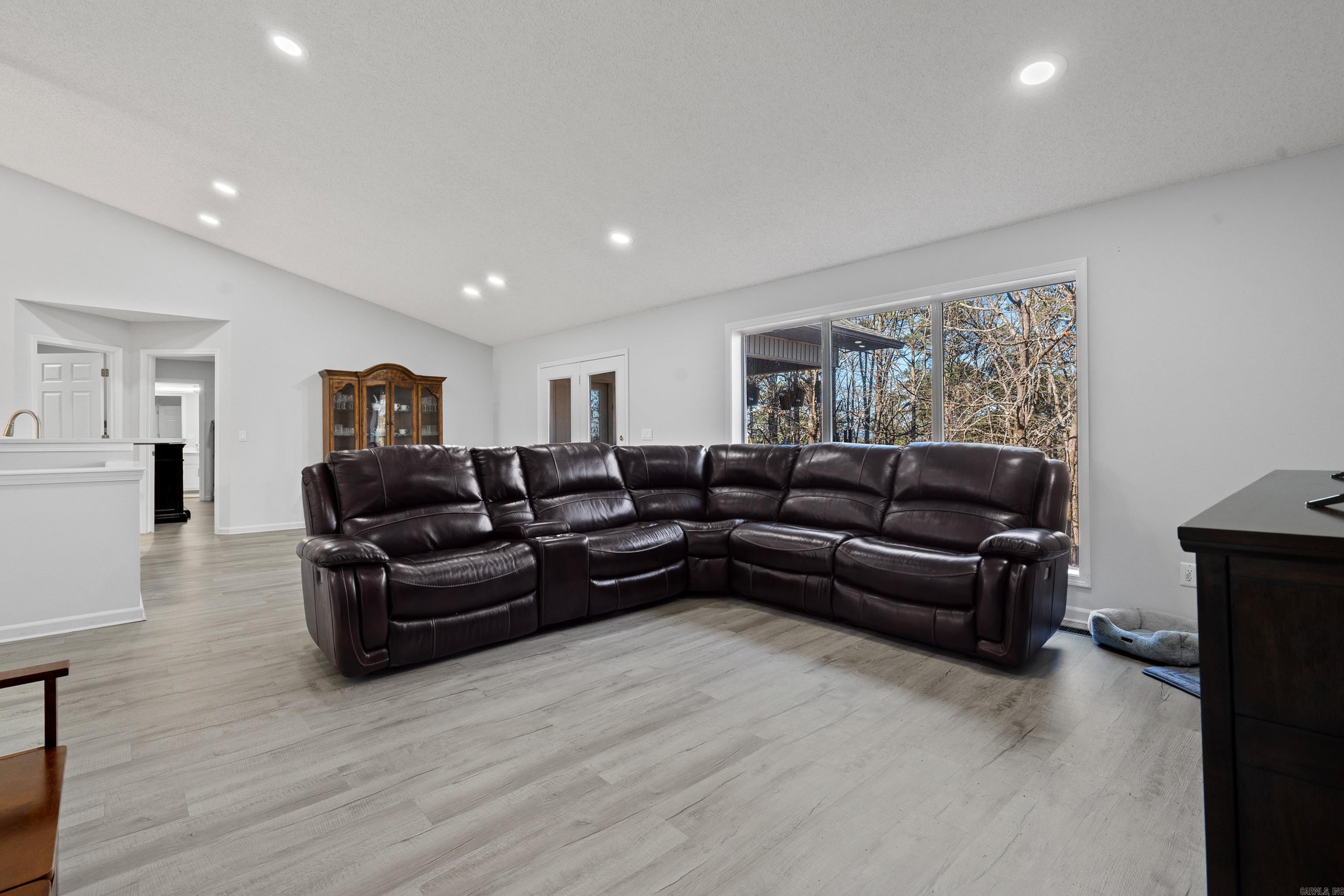 4 Narcisco Circle