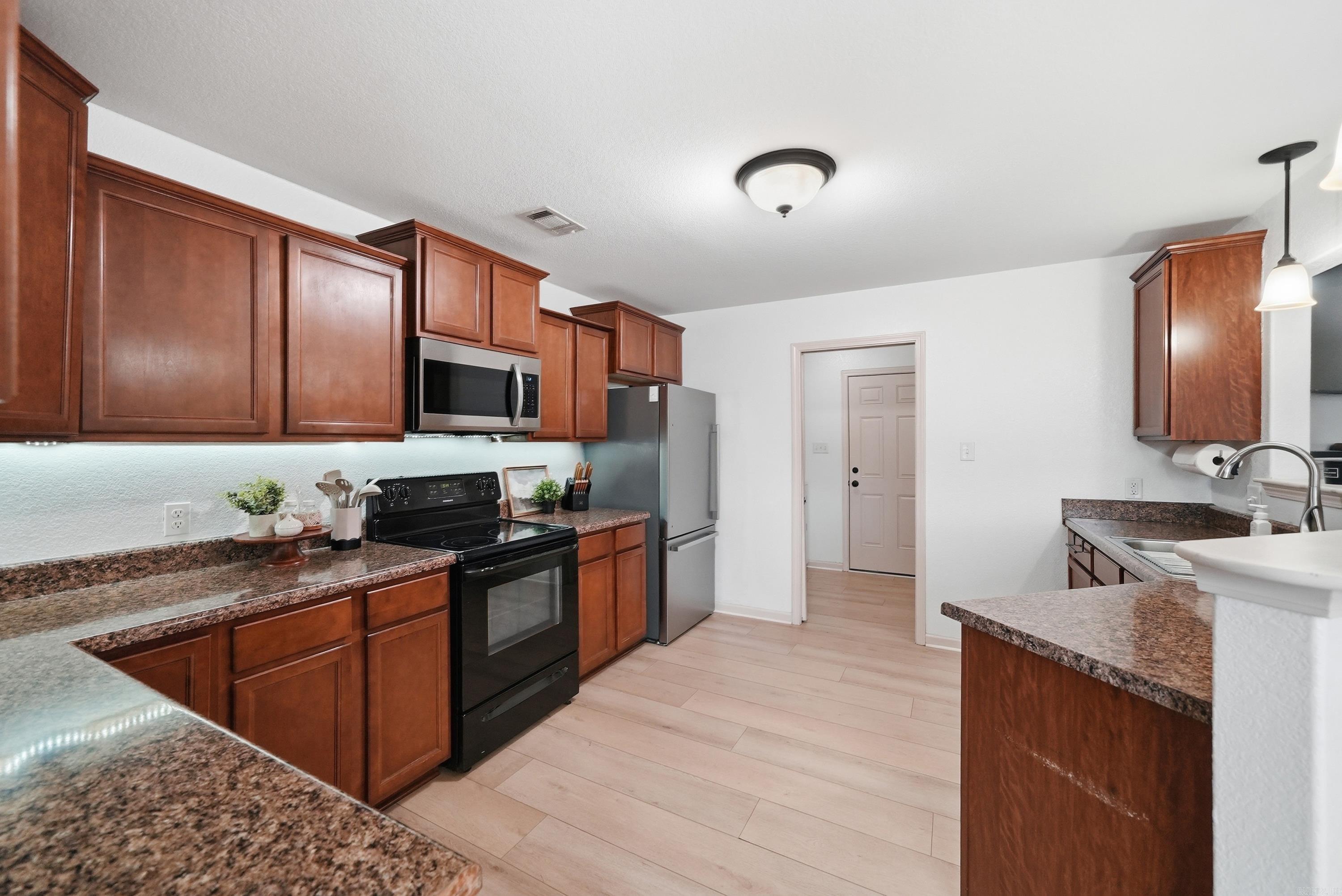 139 Hillshire Loop