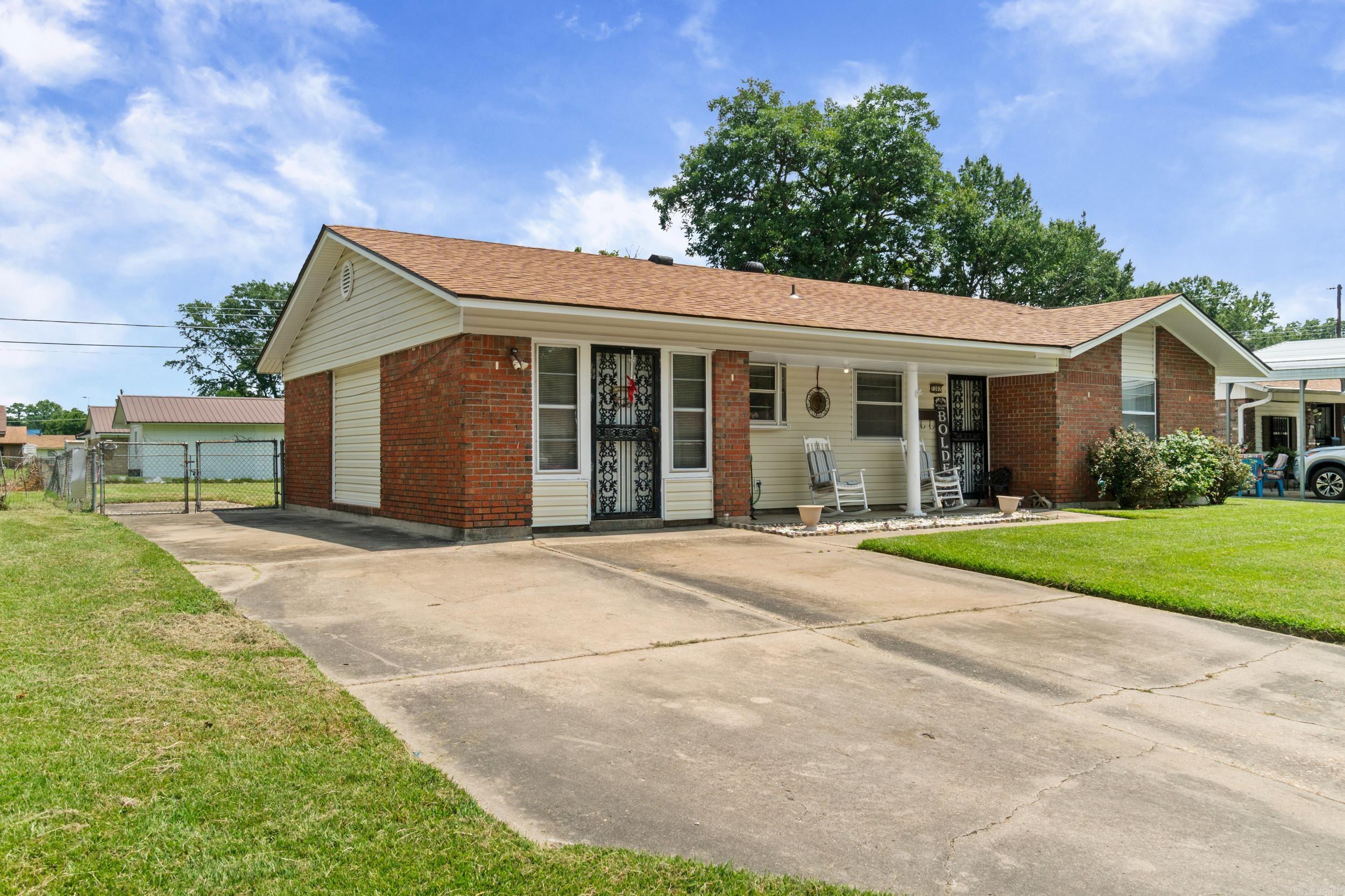 1307 S Dakota St