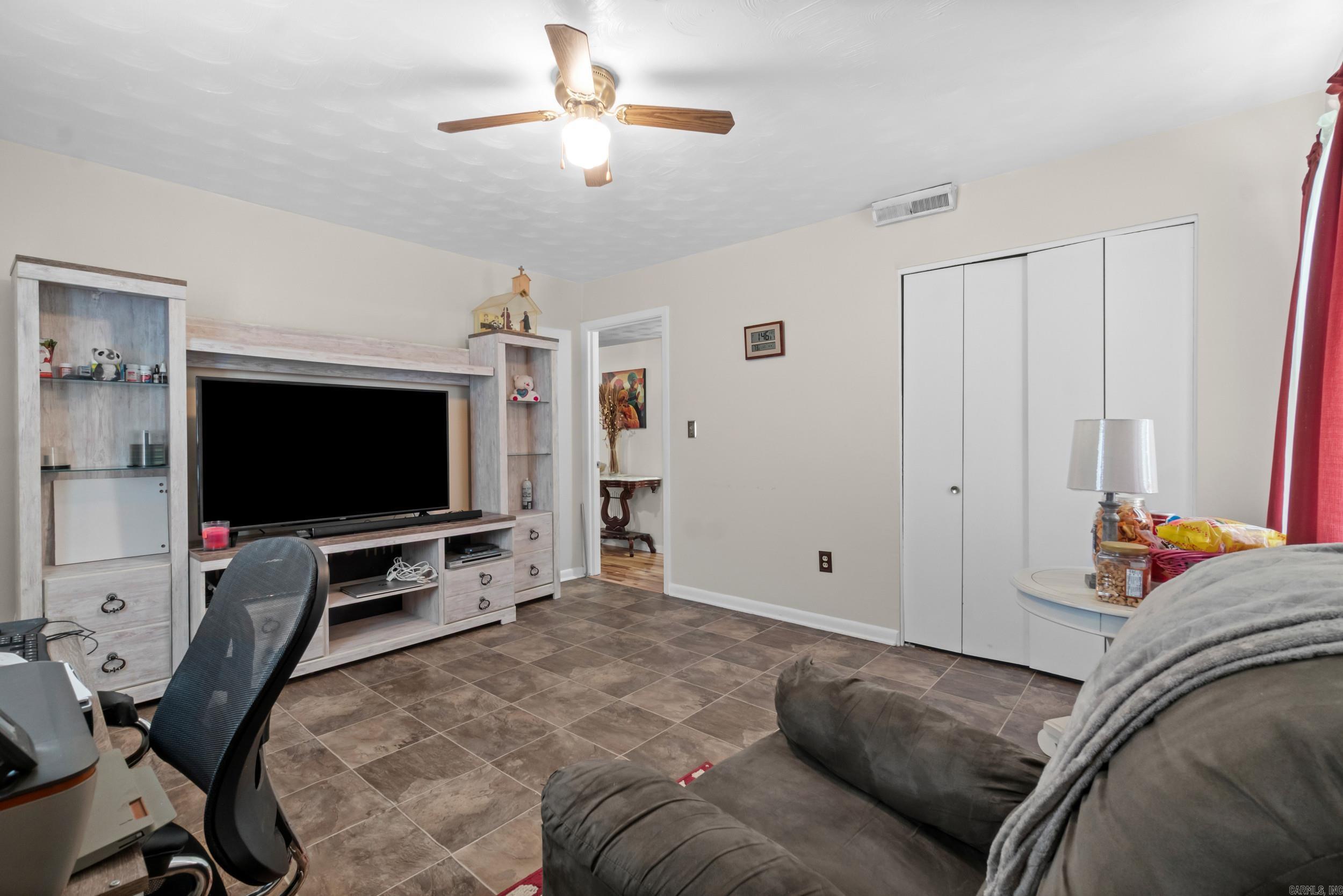 1307 S Dakota St