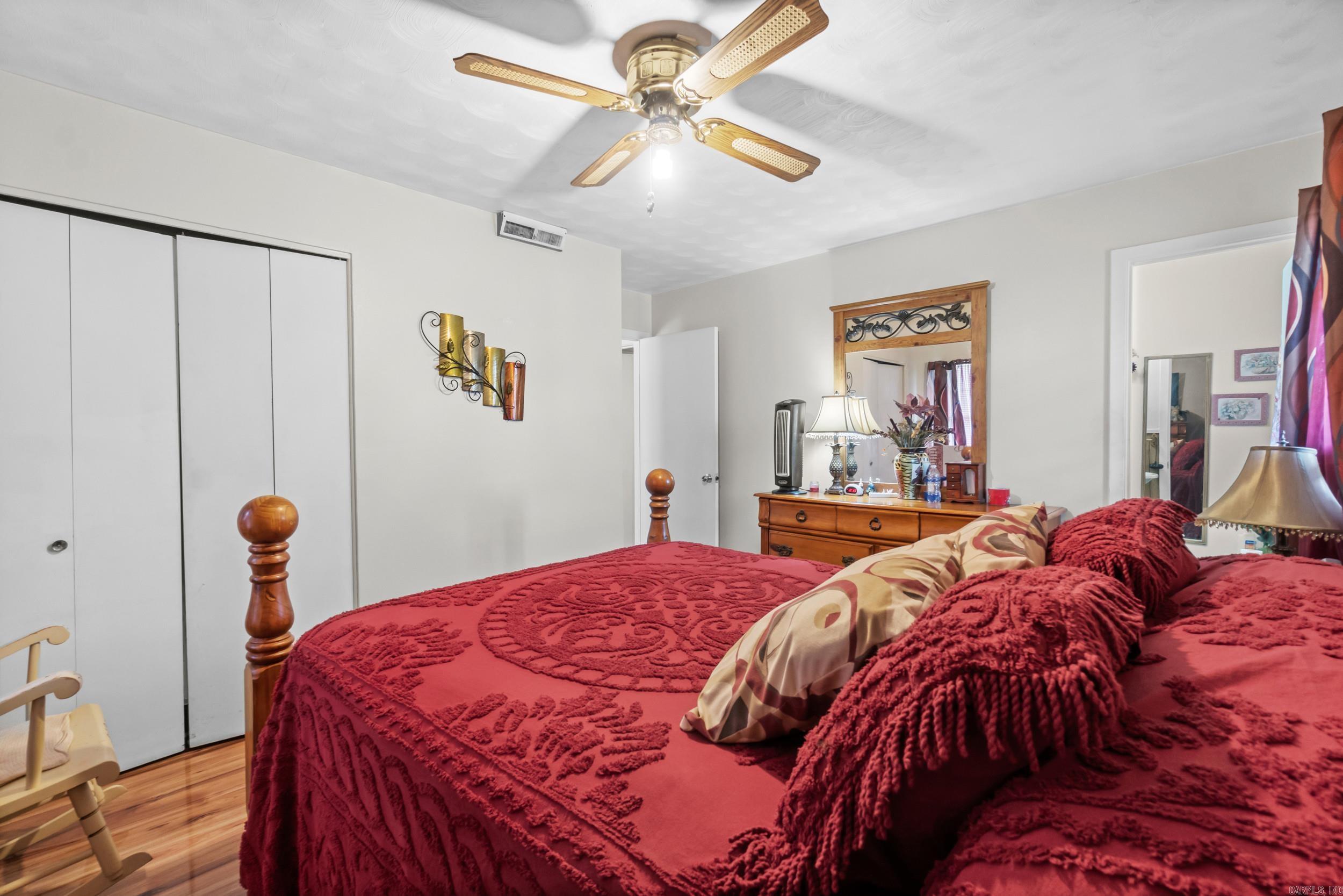 1307 S Dakota St