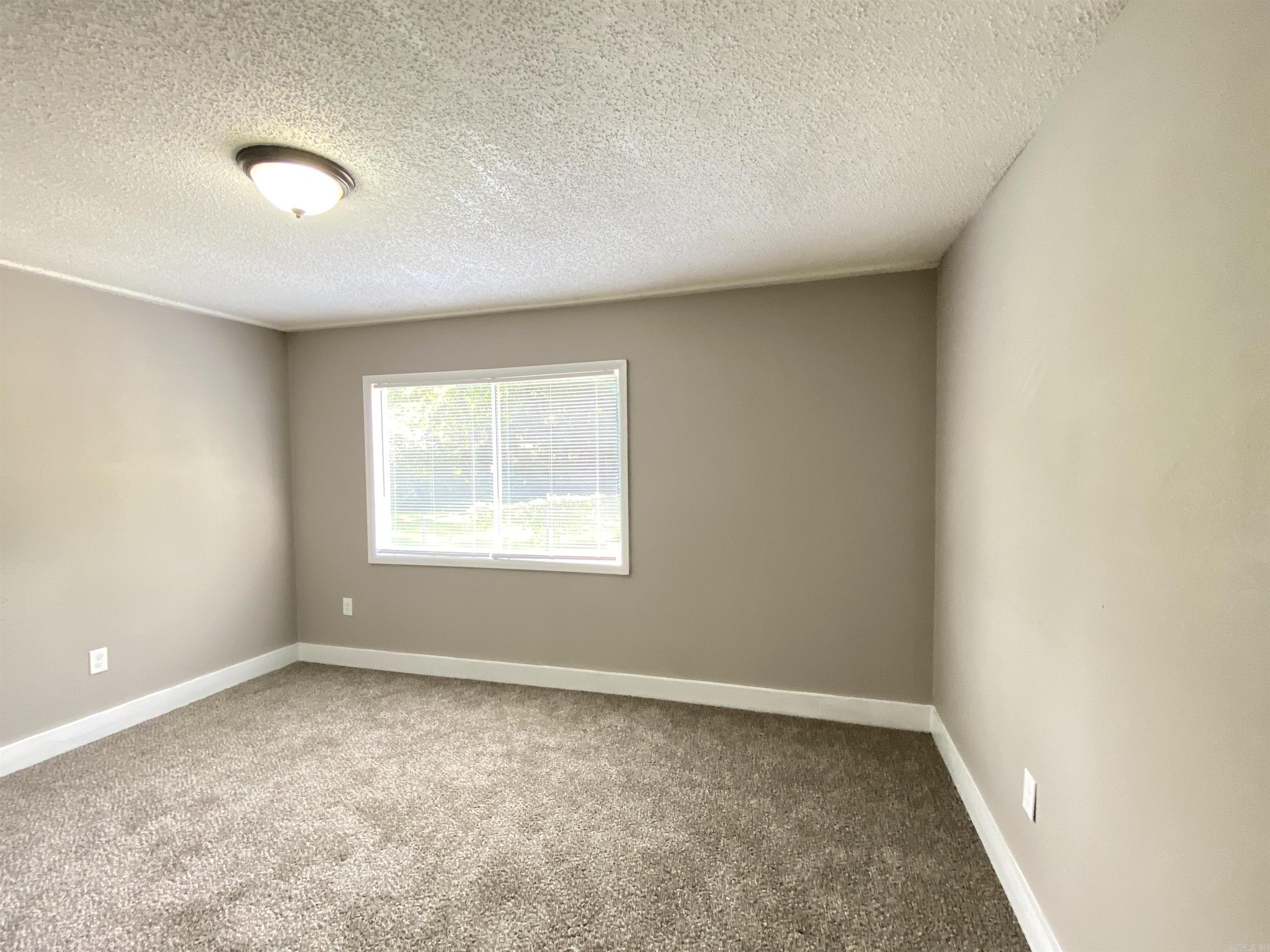 112 Galloway Circle