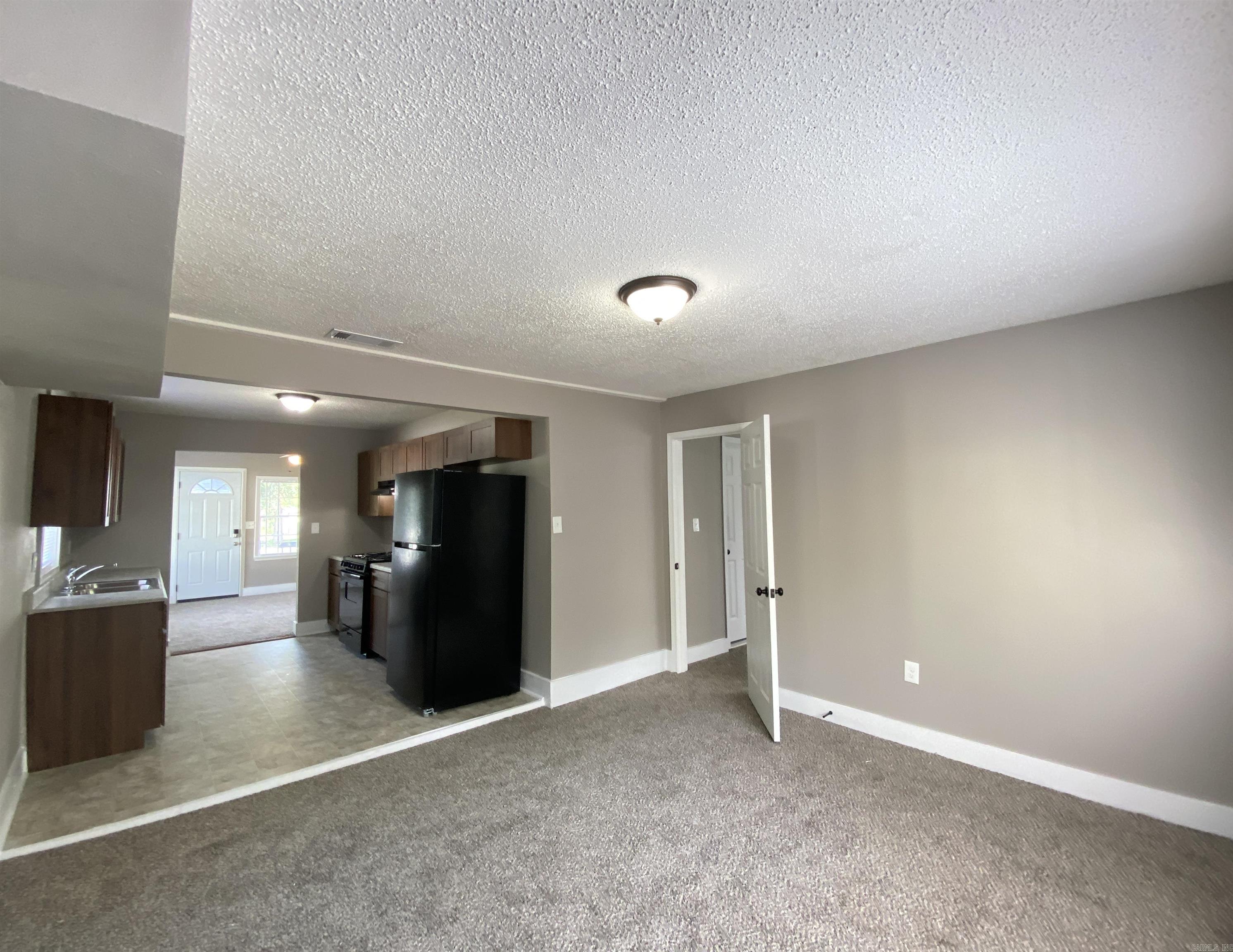 112 Galloway Circle