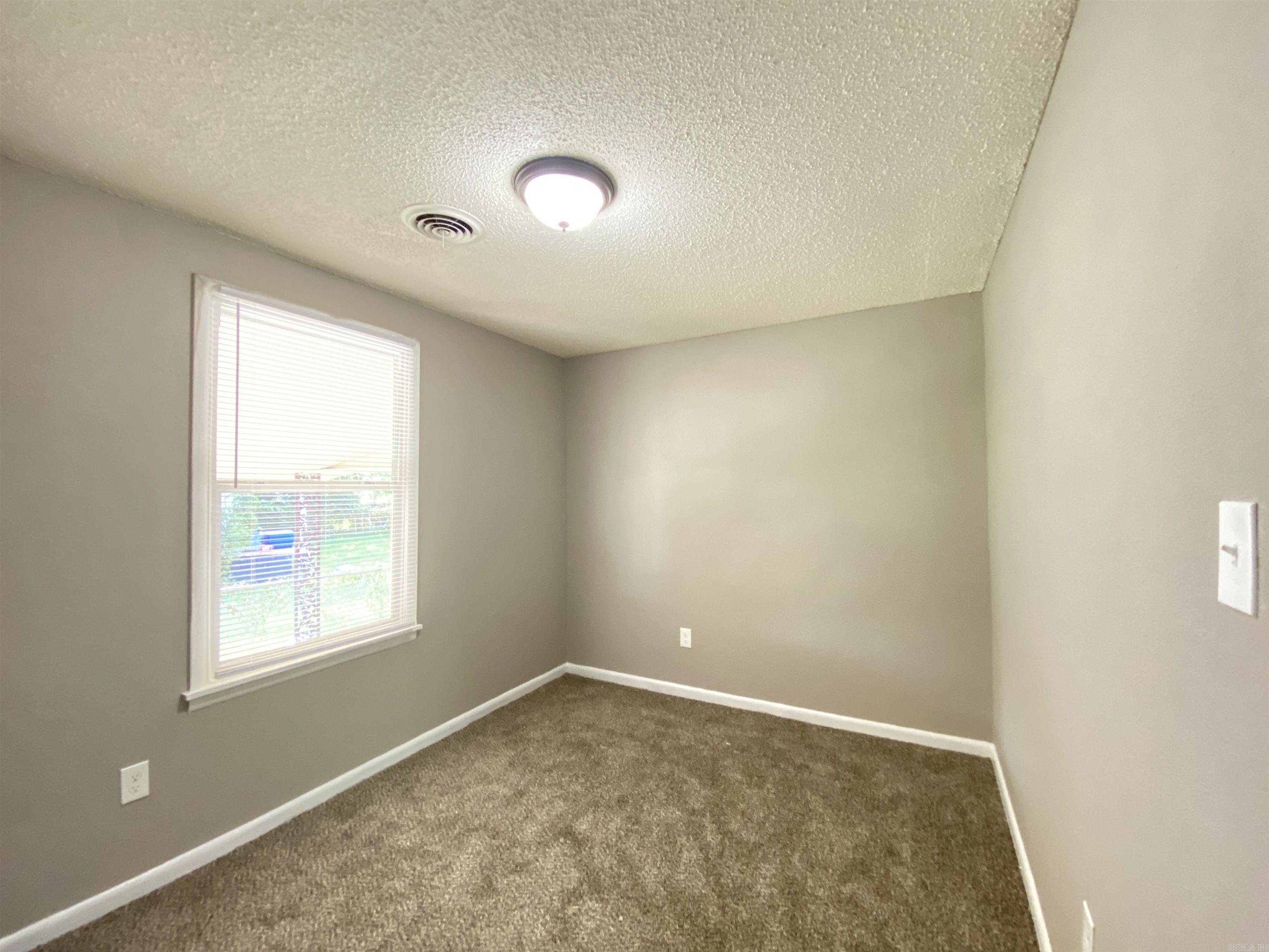 112 Galloway Circle