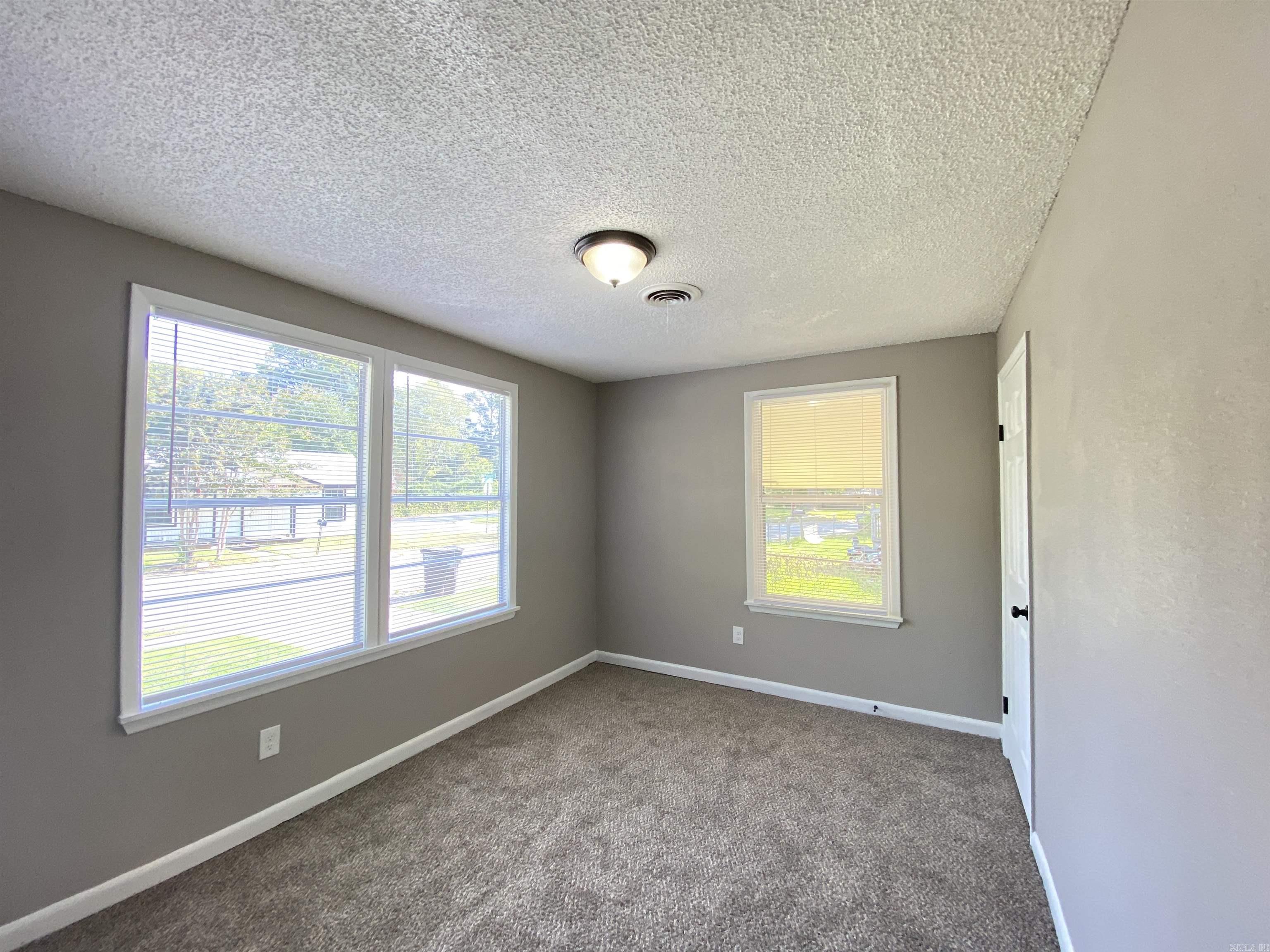 112 Galloway Circle