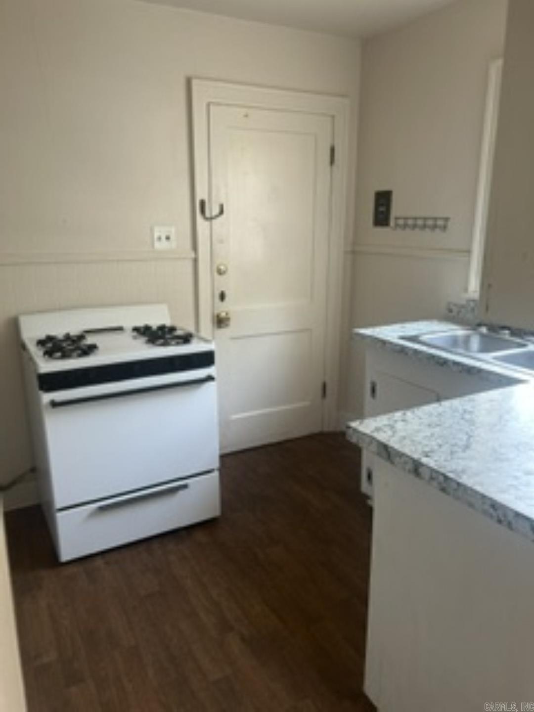 206 Dallas Unit: 2