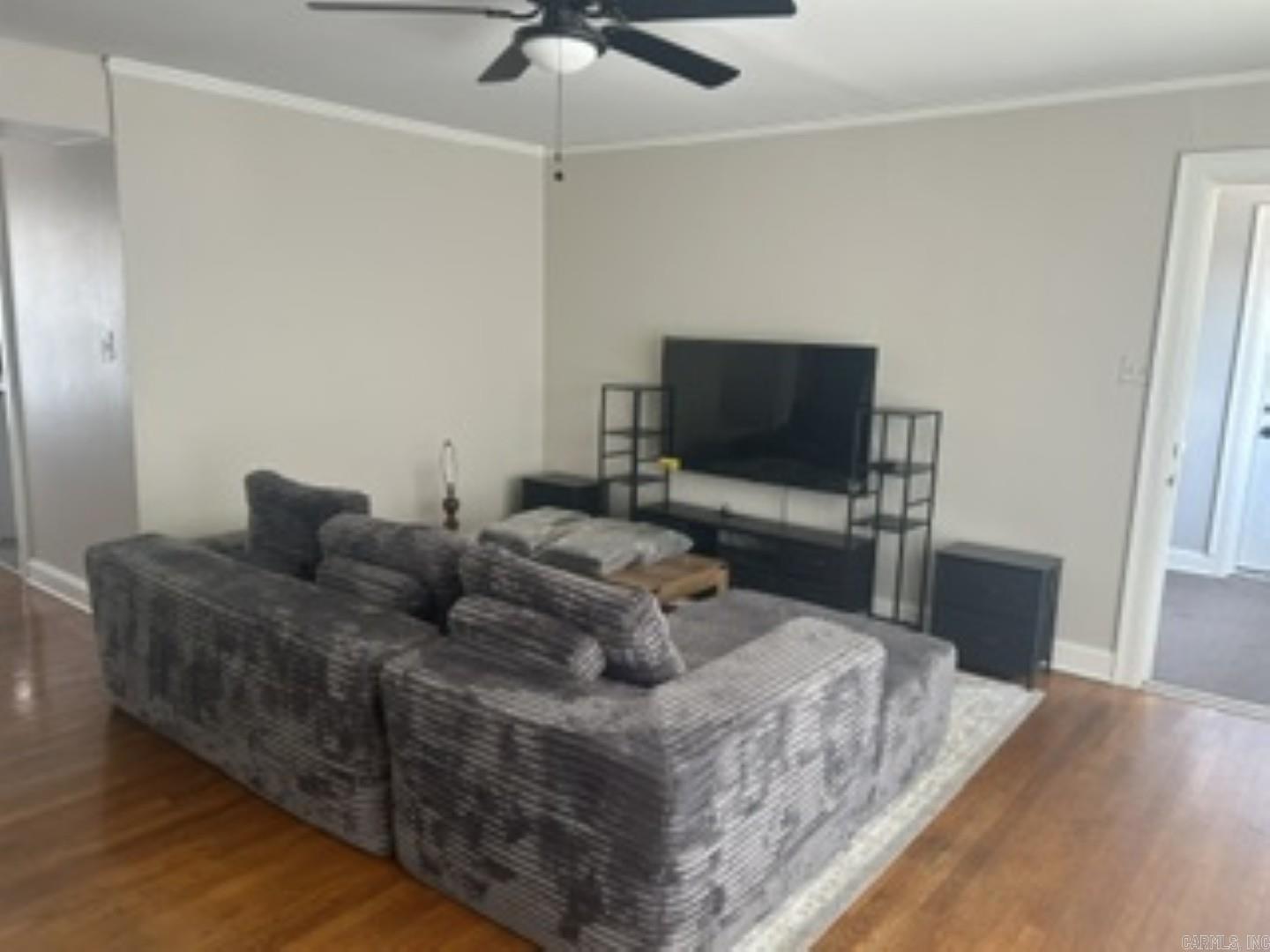 206 Dallas Unit: 3