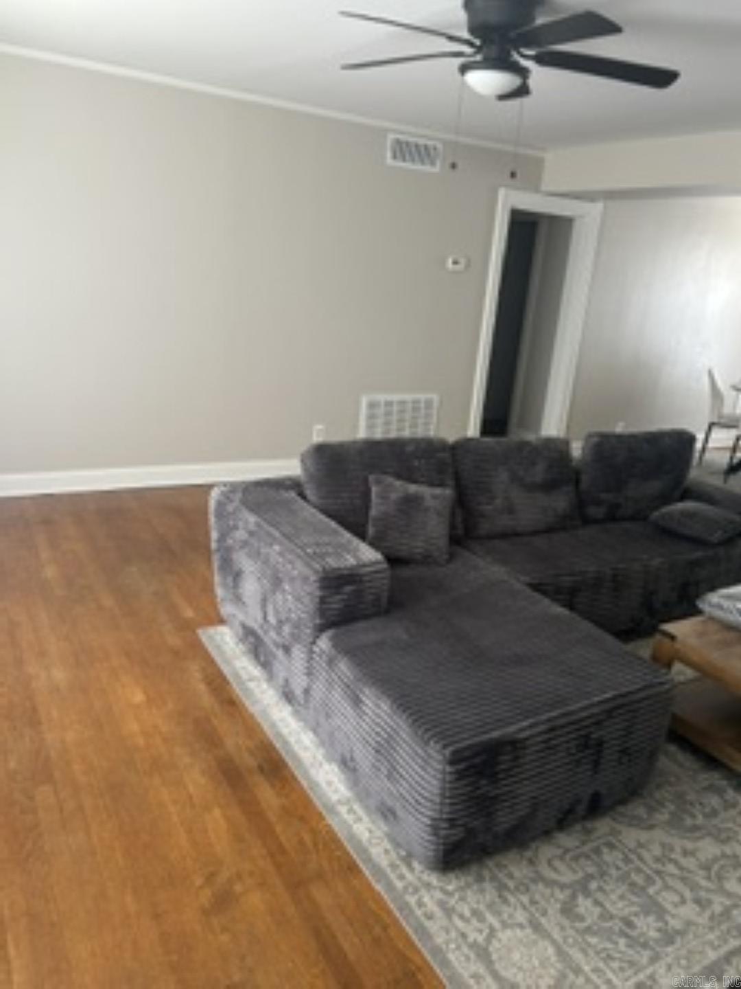 206 Dallas Unit: 3