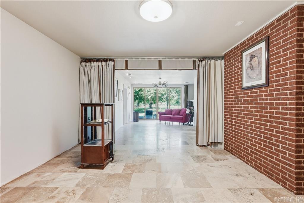 336 Skyline Dr