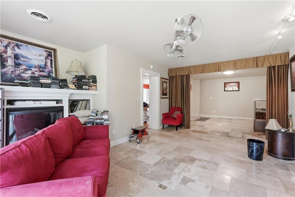 336 Skyline Dr