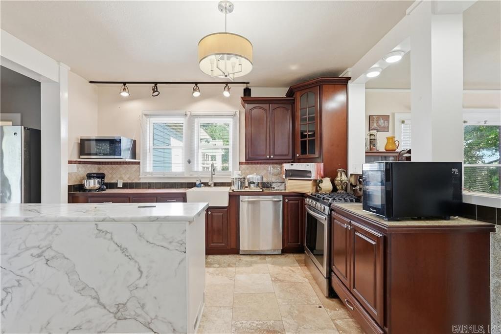336 Skyline Dr