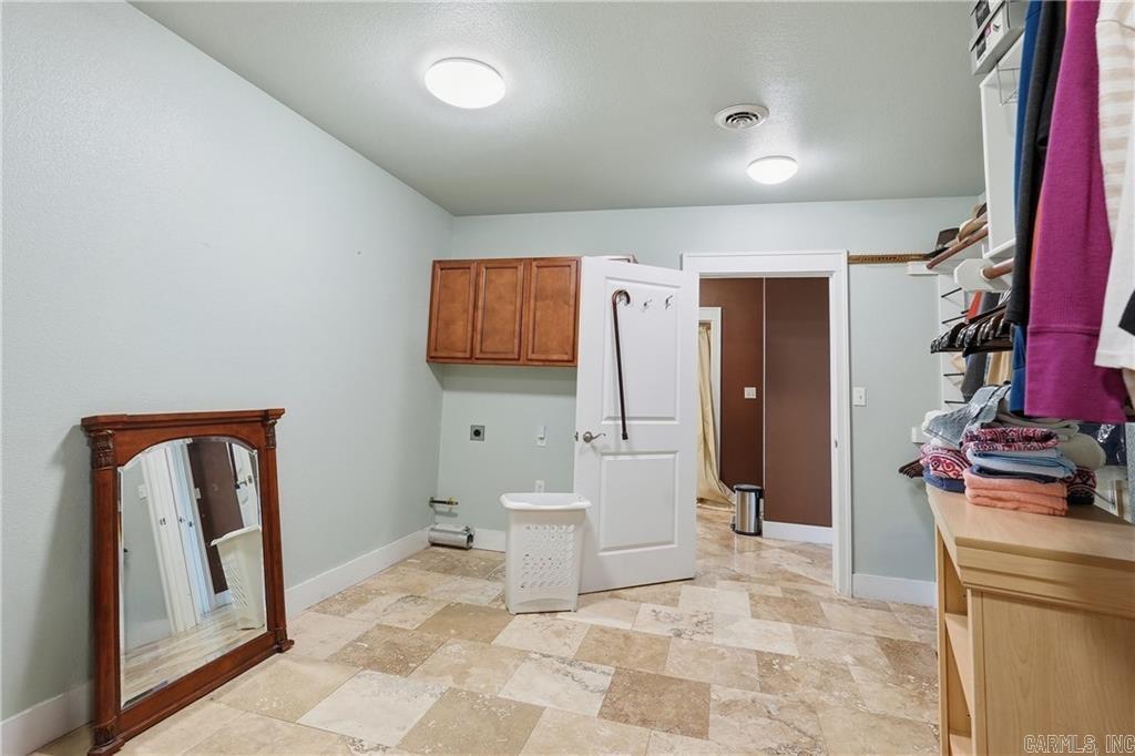 336 Skyline Dr