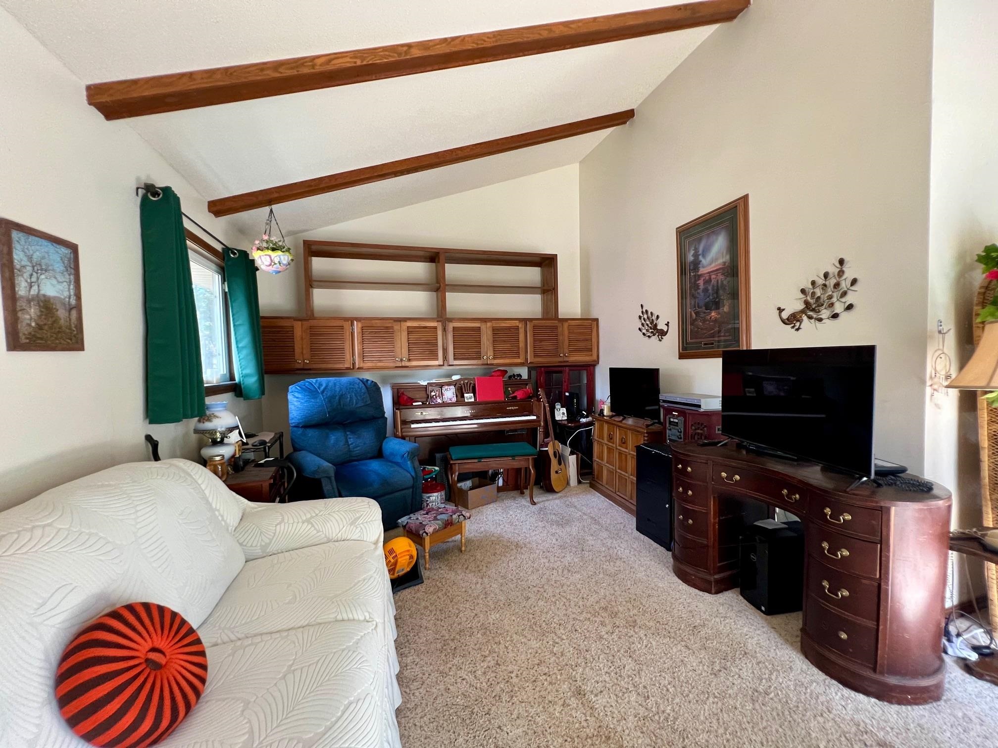 1609 Friendly Point