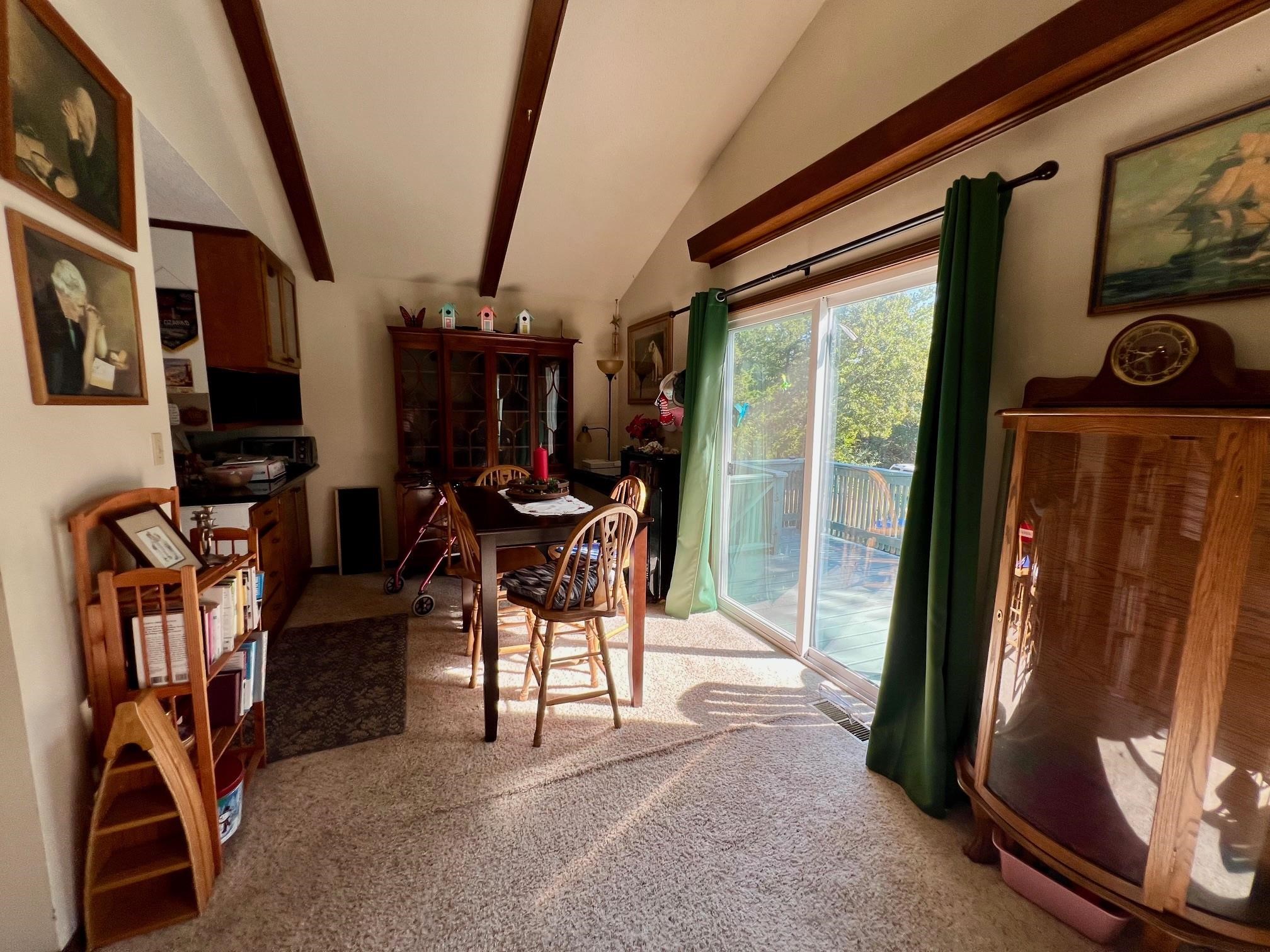 1609 Friendly Point
