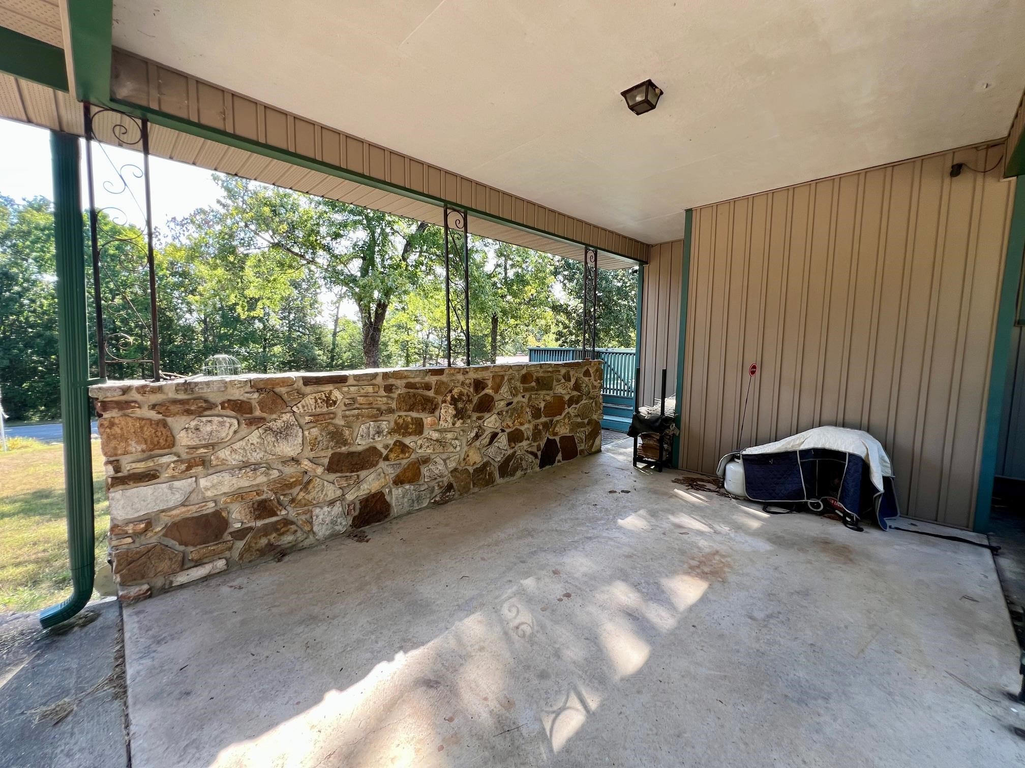 1609 Friendly Point