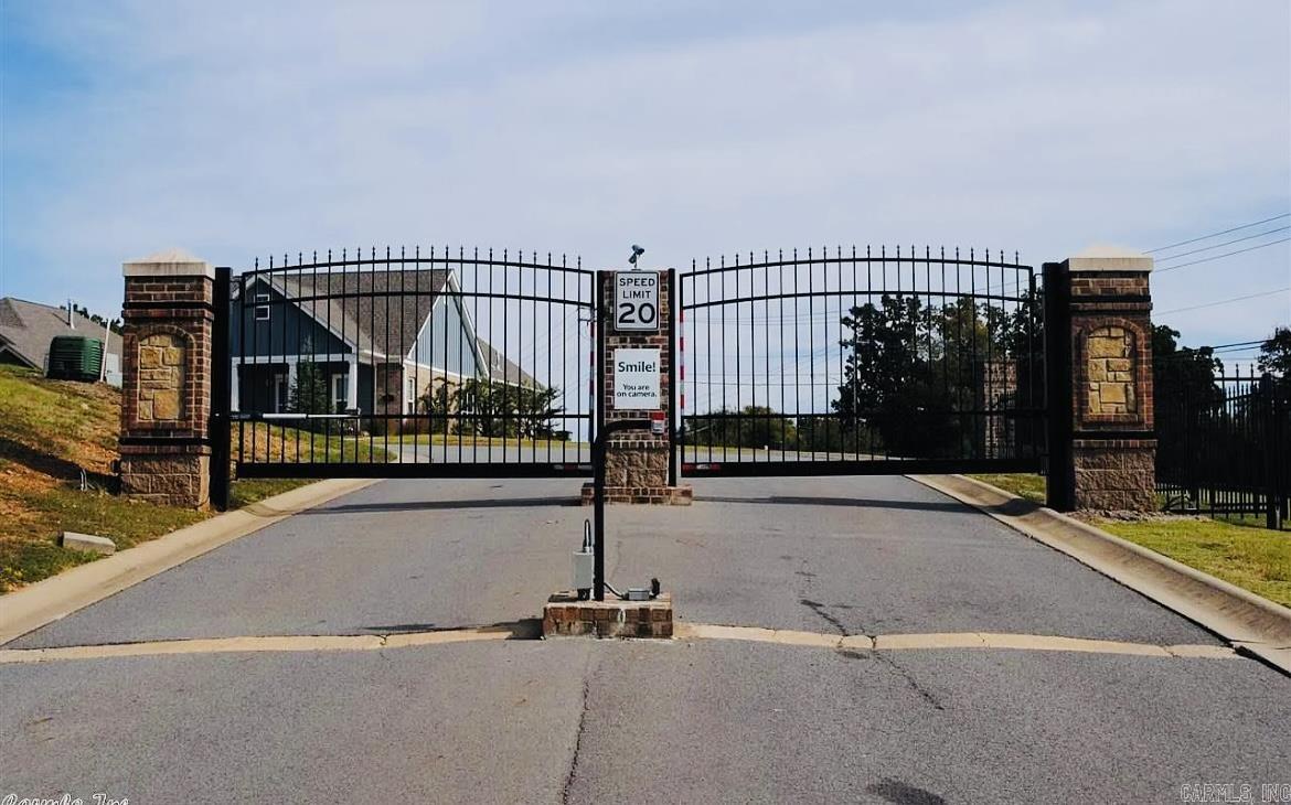1045 Edinburgh Drive