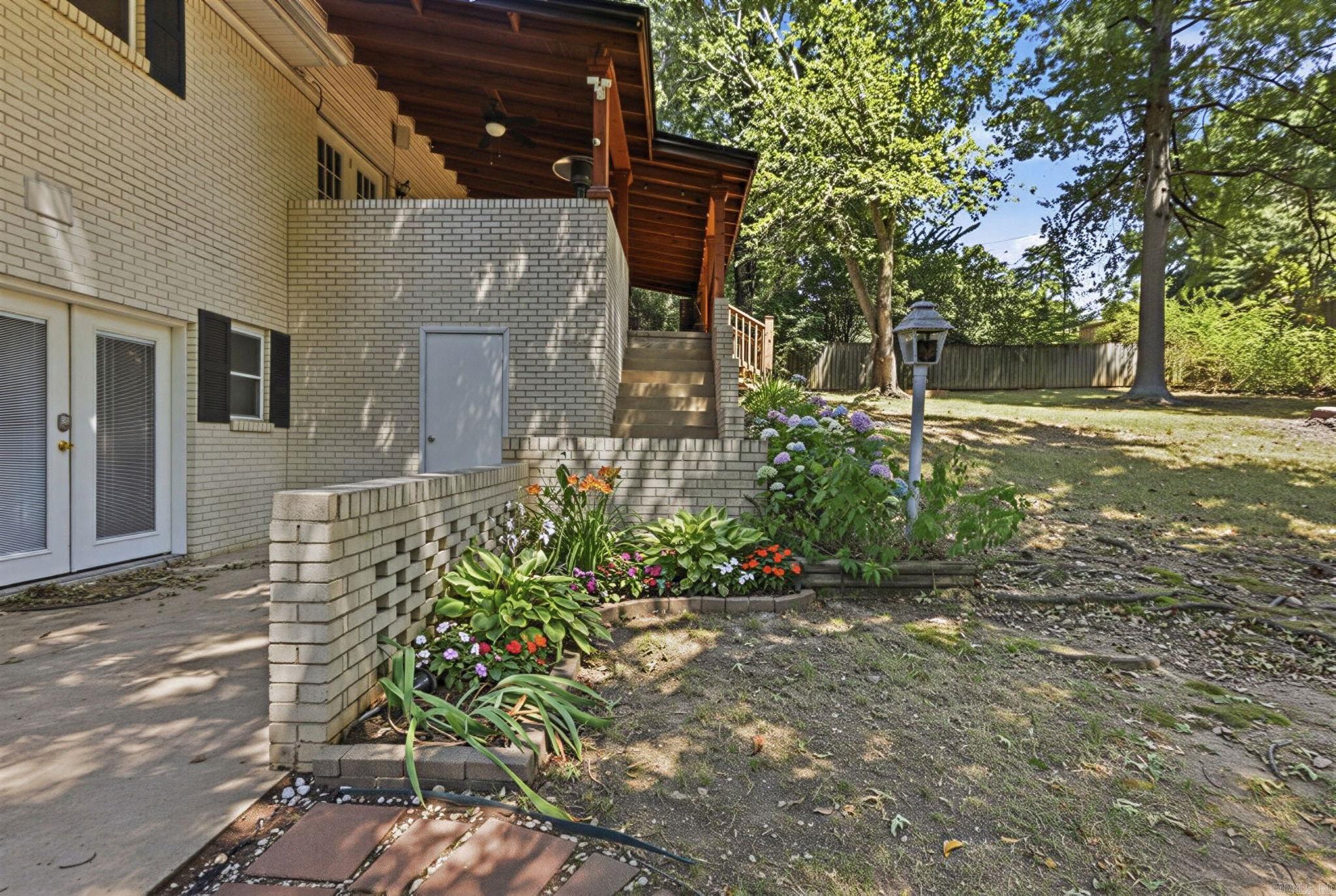 6 Lorna Drive