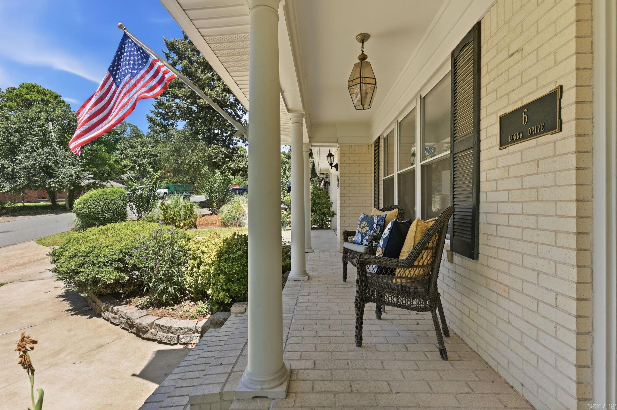 6 Lorna Drive
