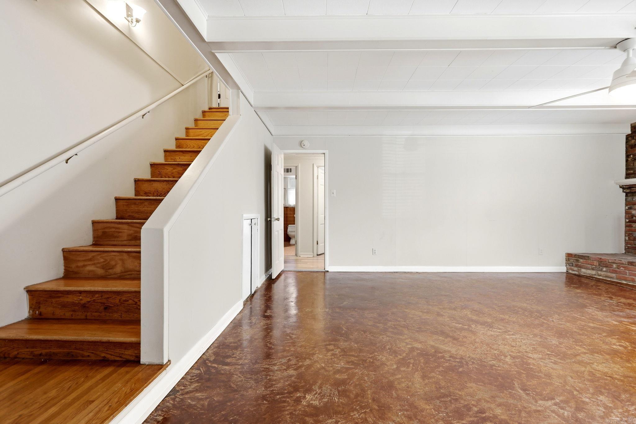 6 Lorna Drive