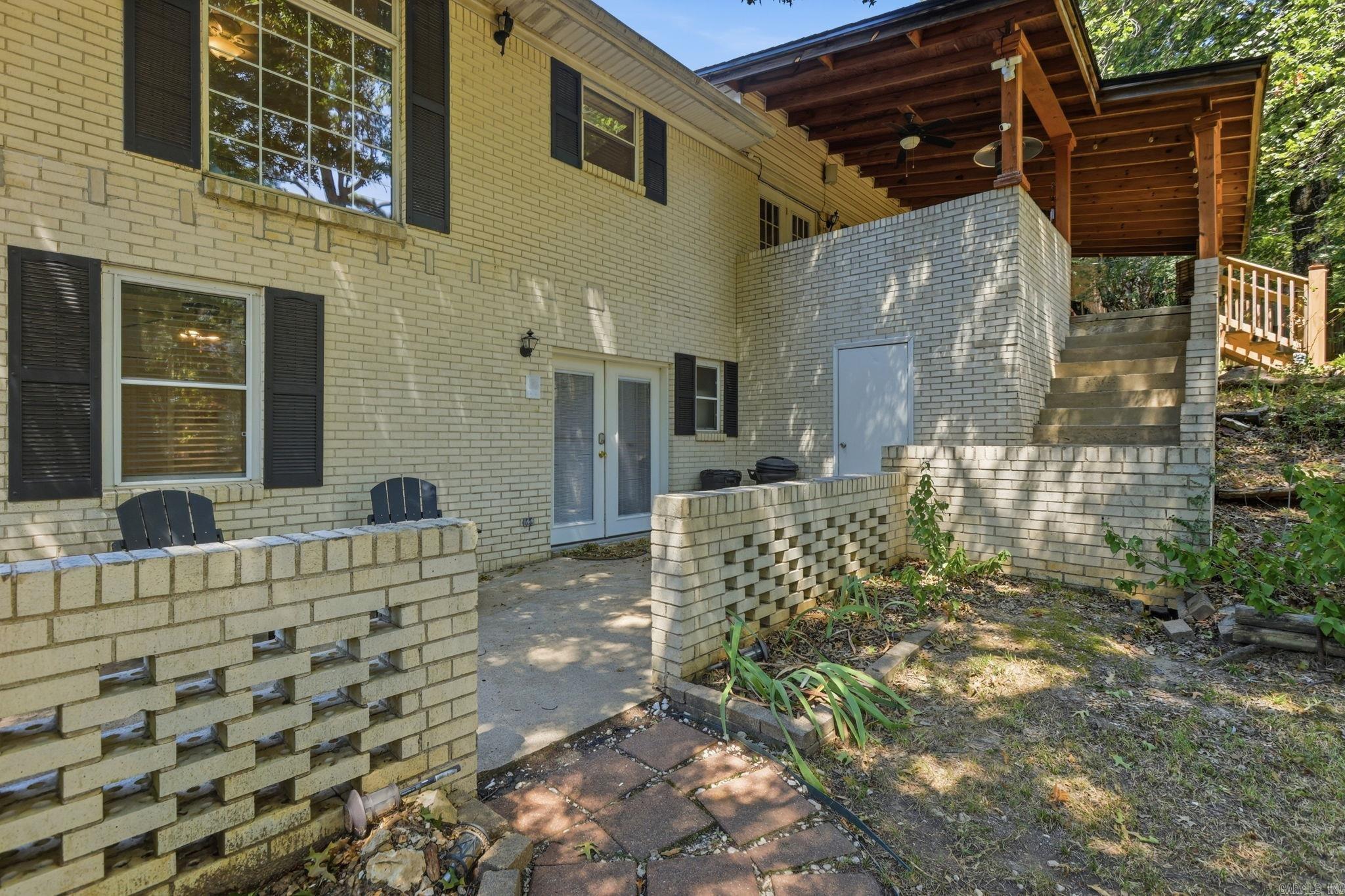 6 Lorna Drive
