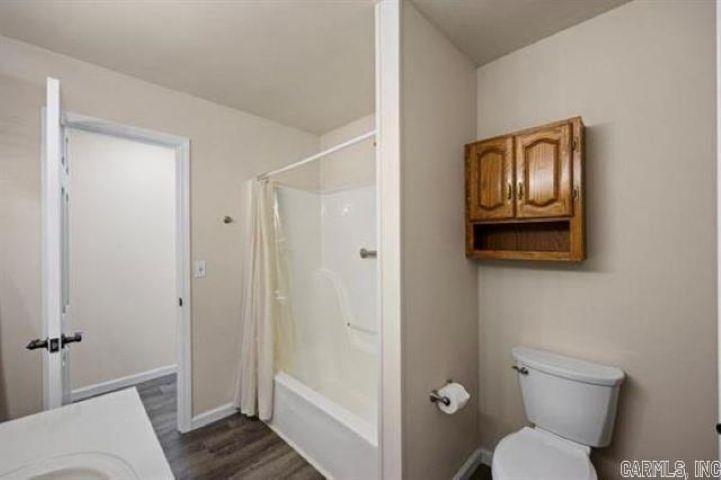 241 Lakewood Dr