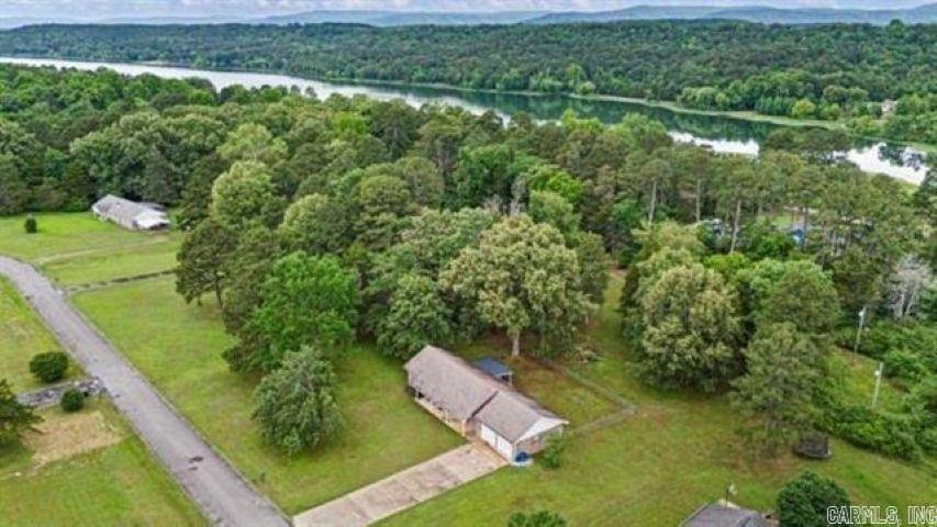 241 Lakewood Dr