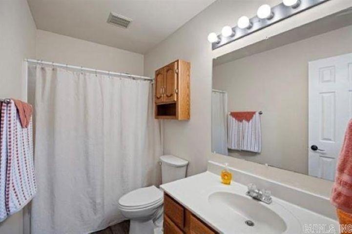 241 Lakewood Dr