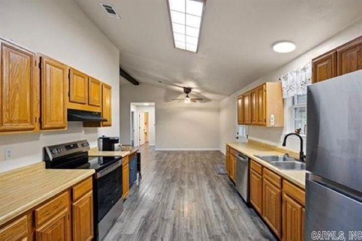 241 Lakewood Dr