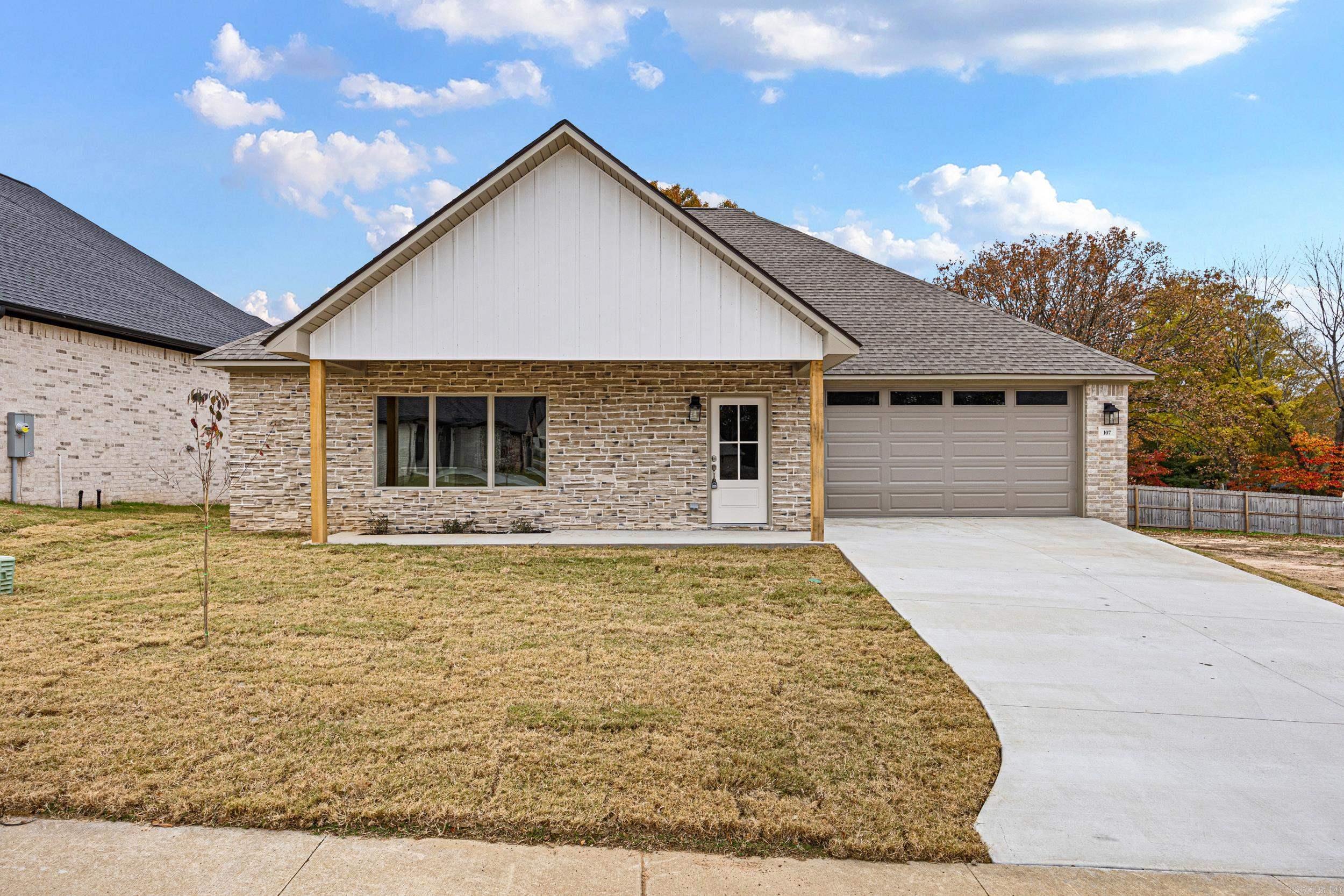 107 Harbor Cir