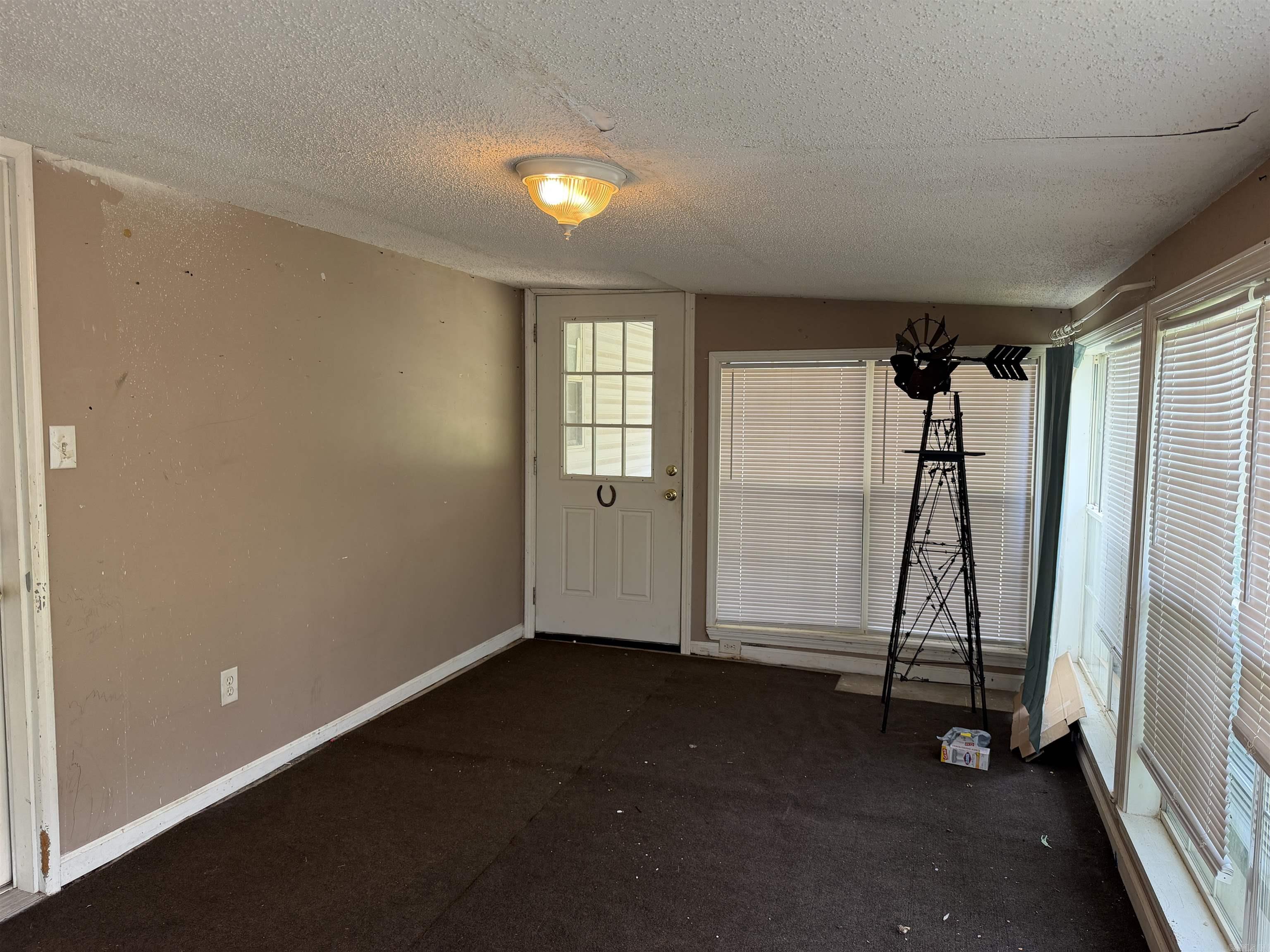 2604 Oakwood Cove