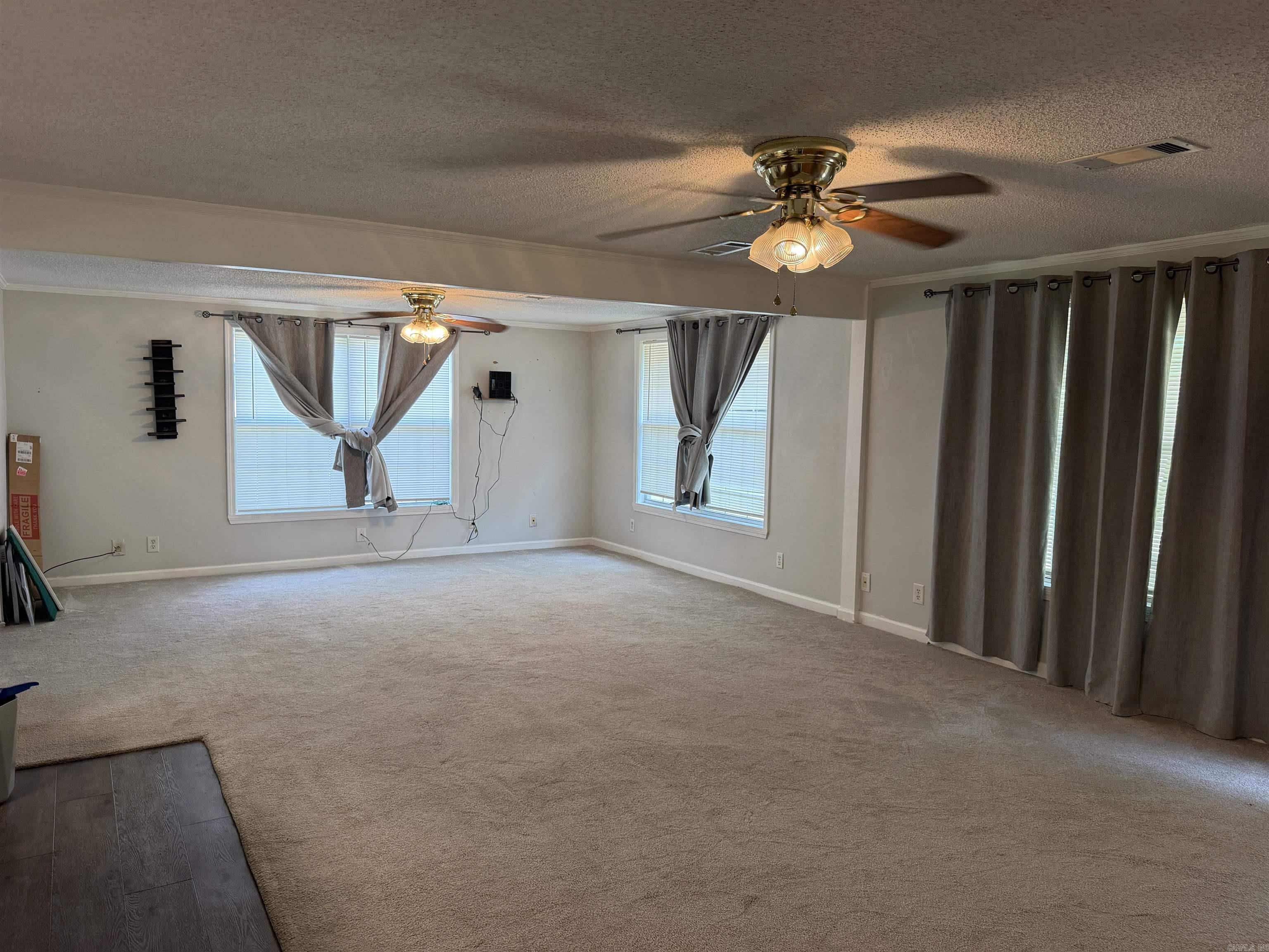 2604 Oakwood Cove