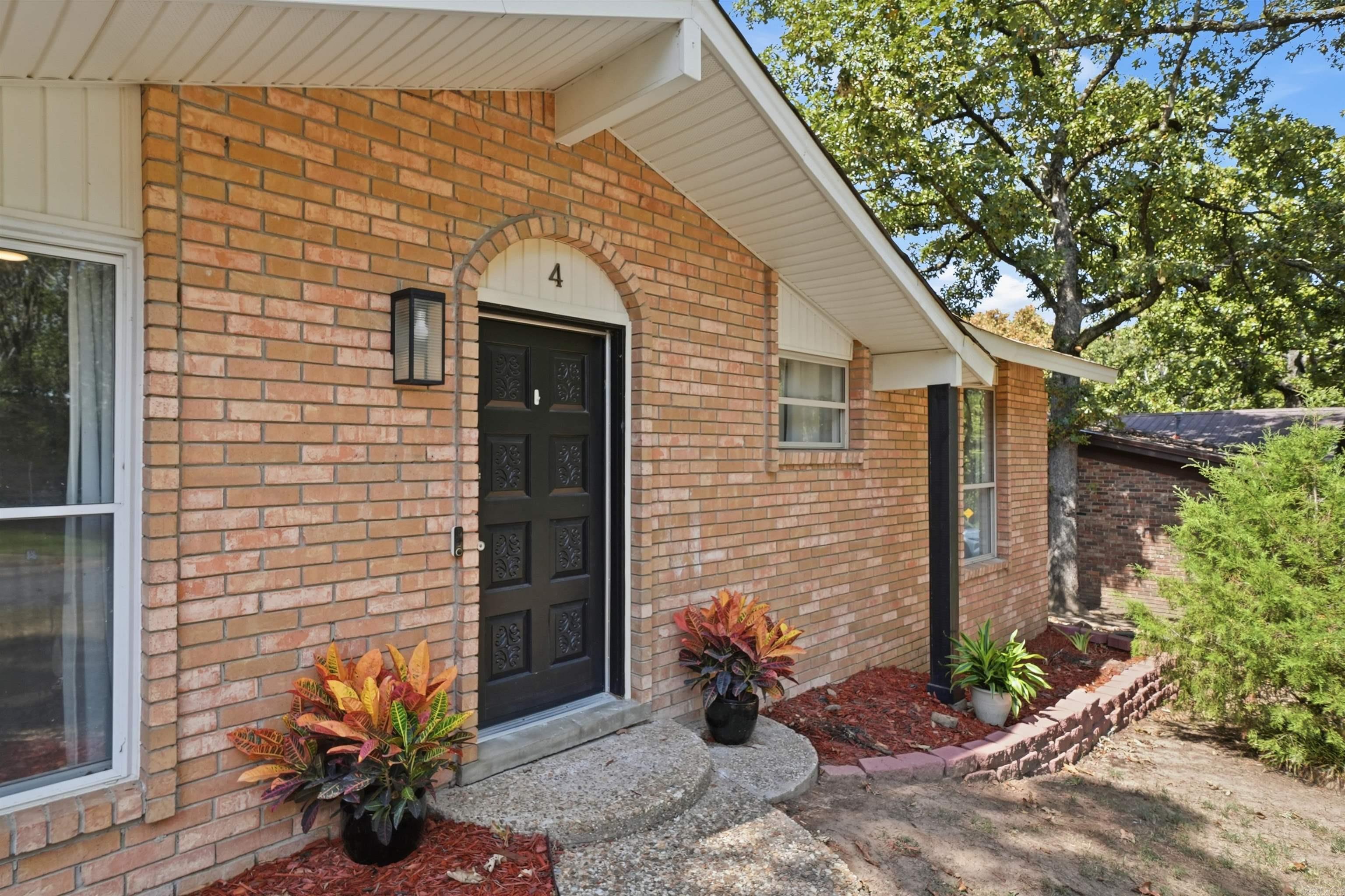 4 Sallisaw Circle
