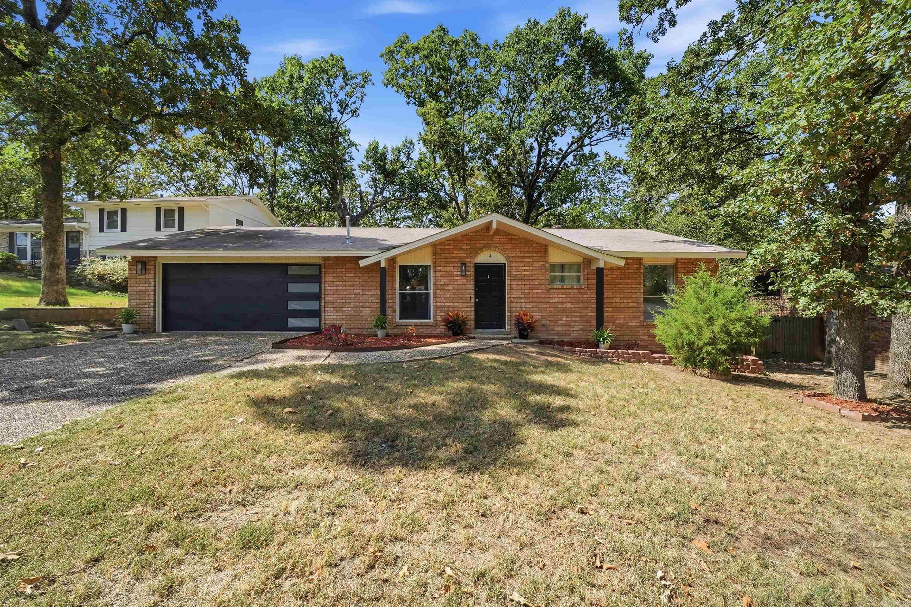 4 Sallisaw Circle