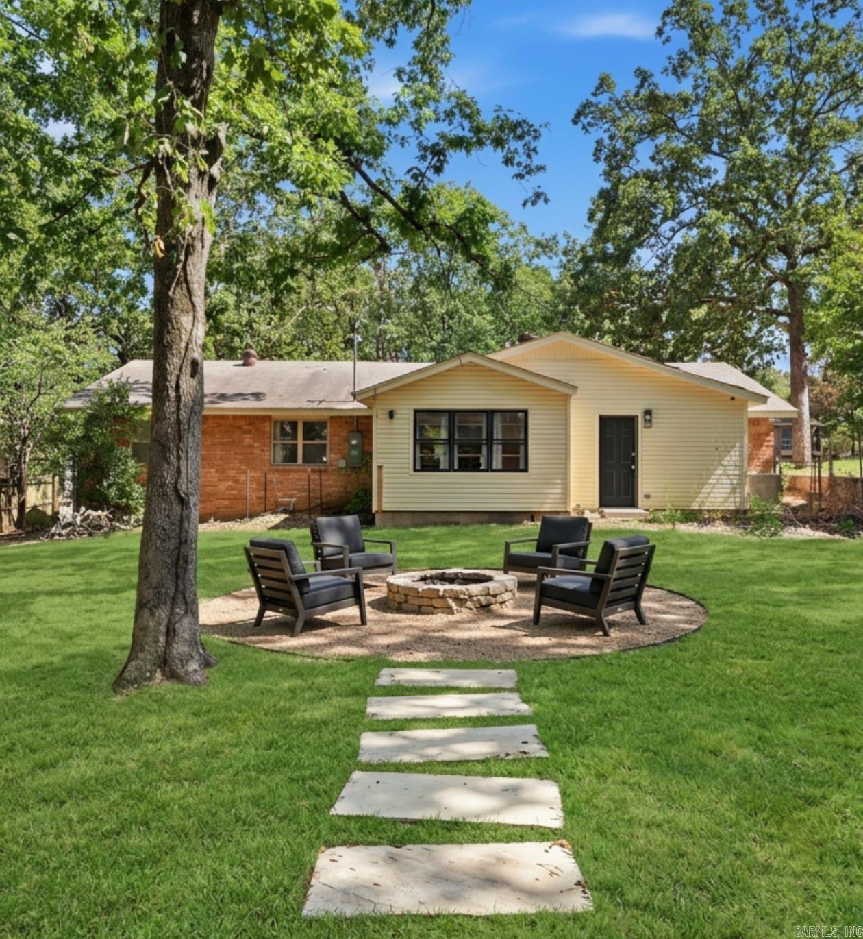 4 Sallisaw Circle