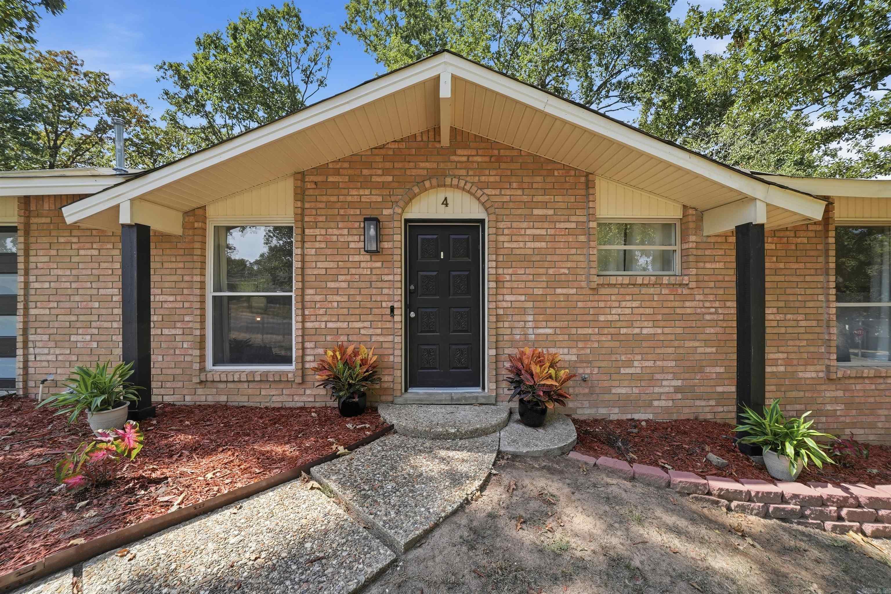 4 Sallisaw Circle
