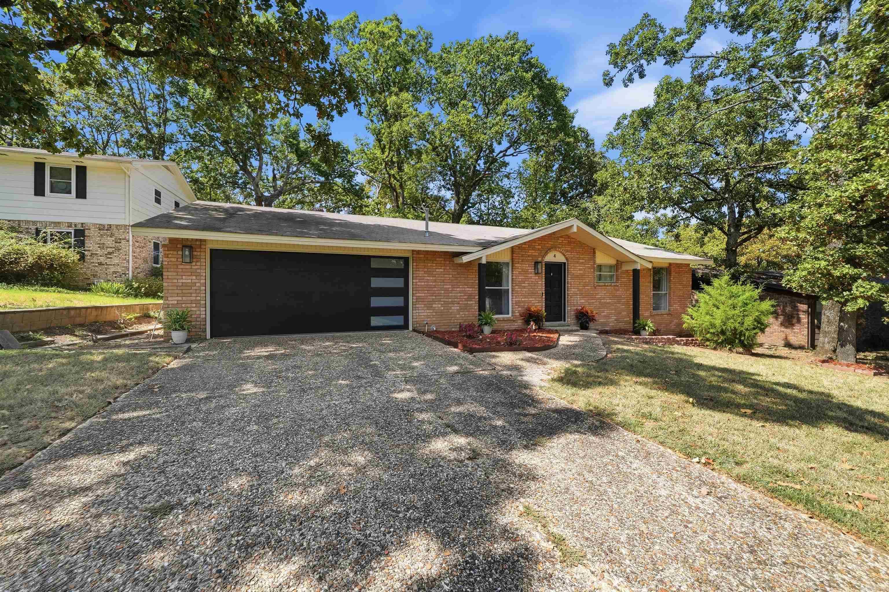 4 Sallisaw Circle
