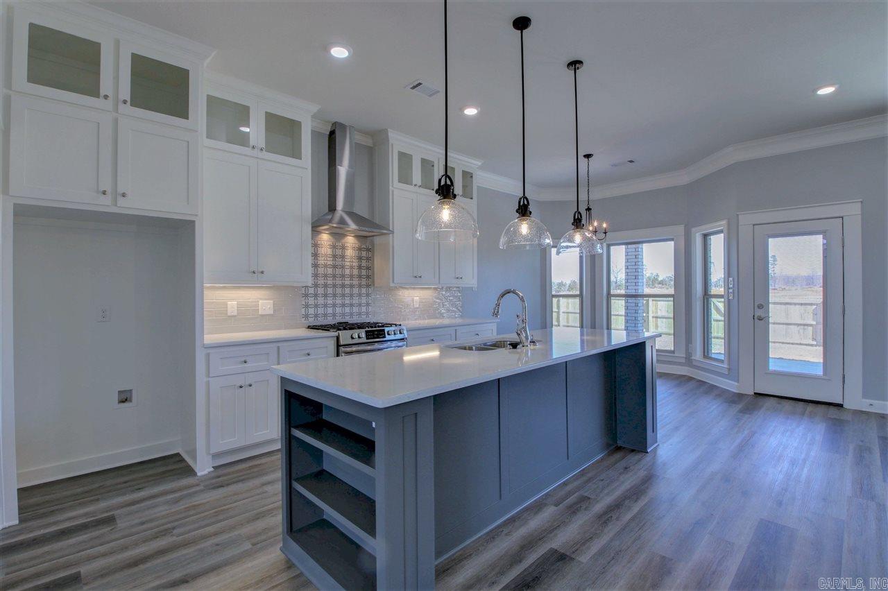 119 Corniche Ln