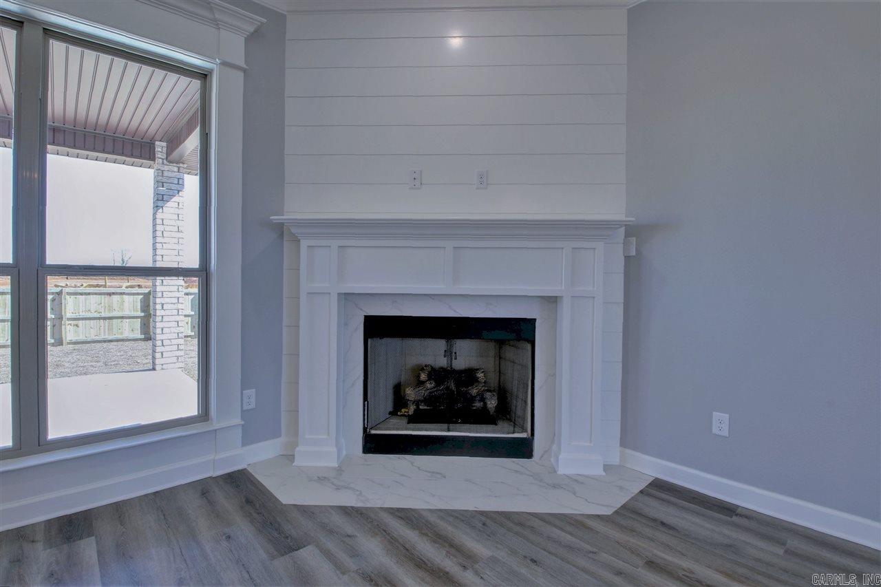 119 Corniche Ln