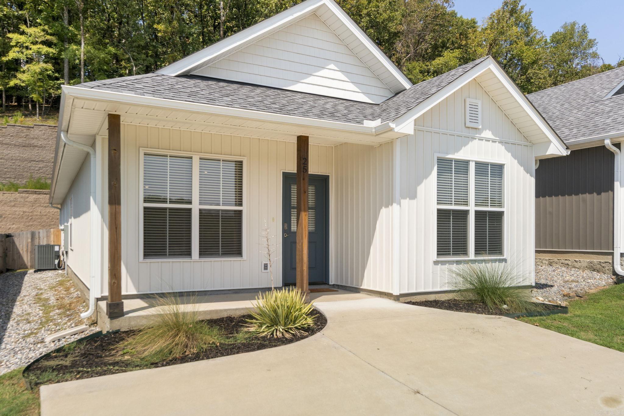 25 Wolfsbridge Loop