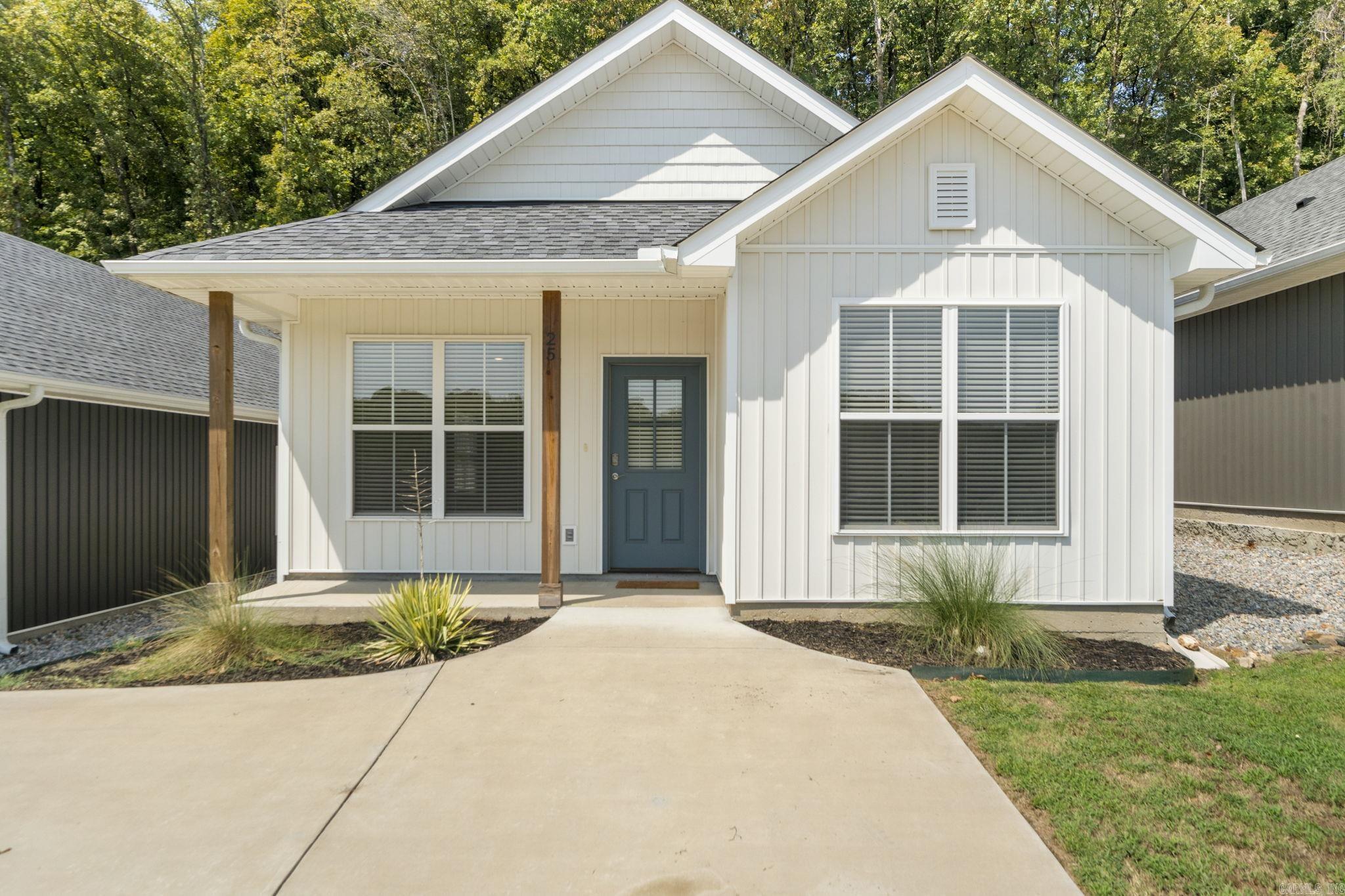 25 Wolfsbridge Loop