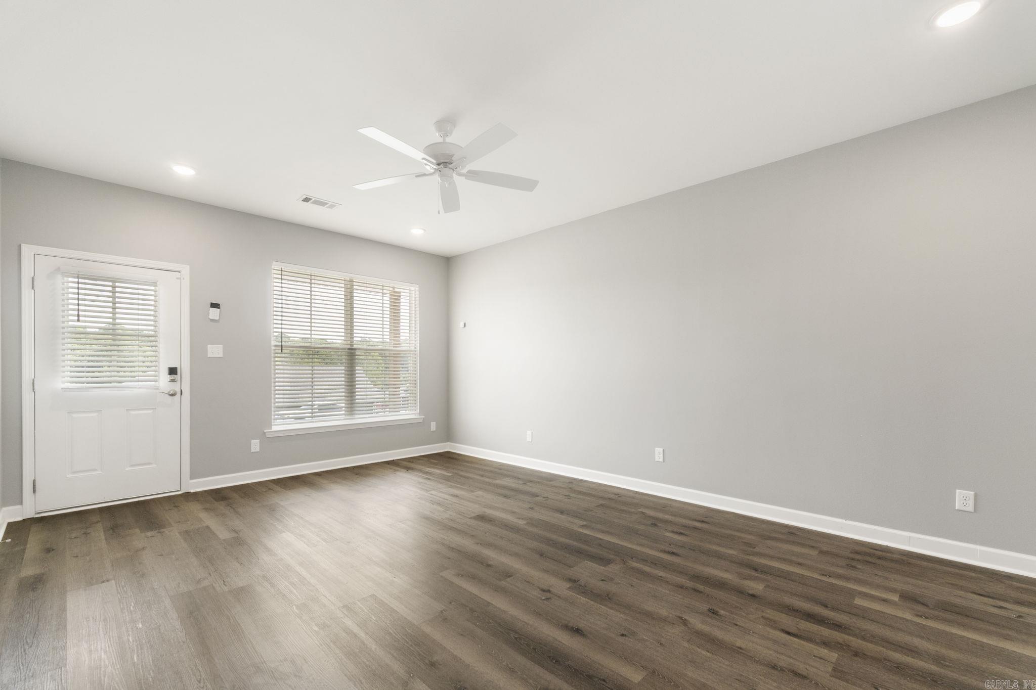 25 Wolfsbridge Loop