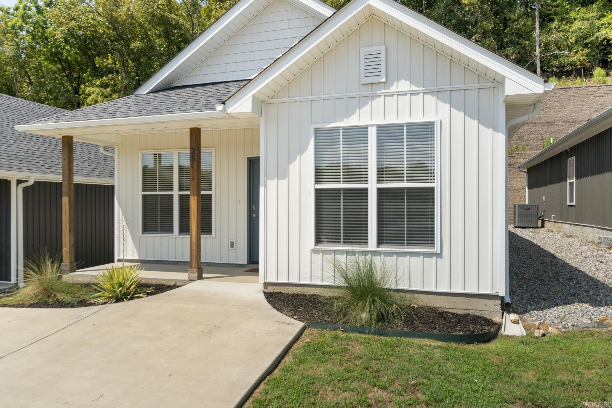 25 Wolfsbridge Loop